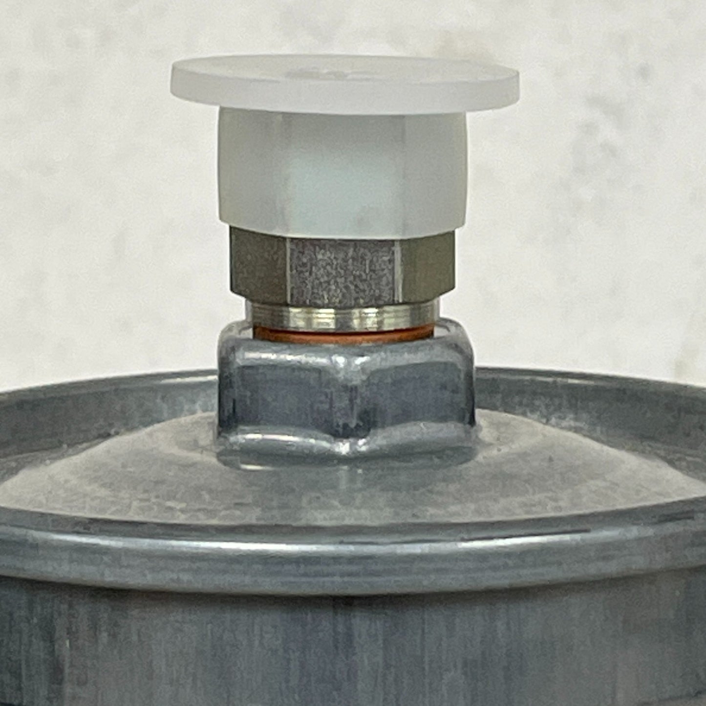 Bosch 0450905143 Fuel Filter for Audi 80 90 100 4000 5000 VW Golf Jetta Passat