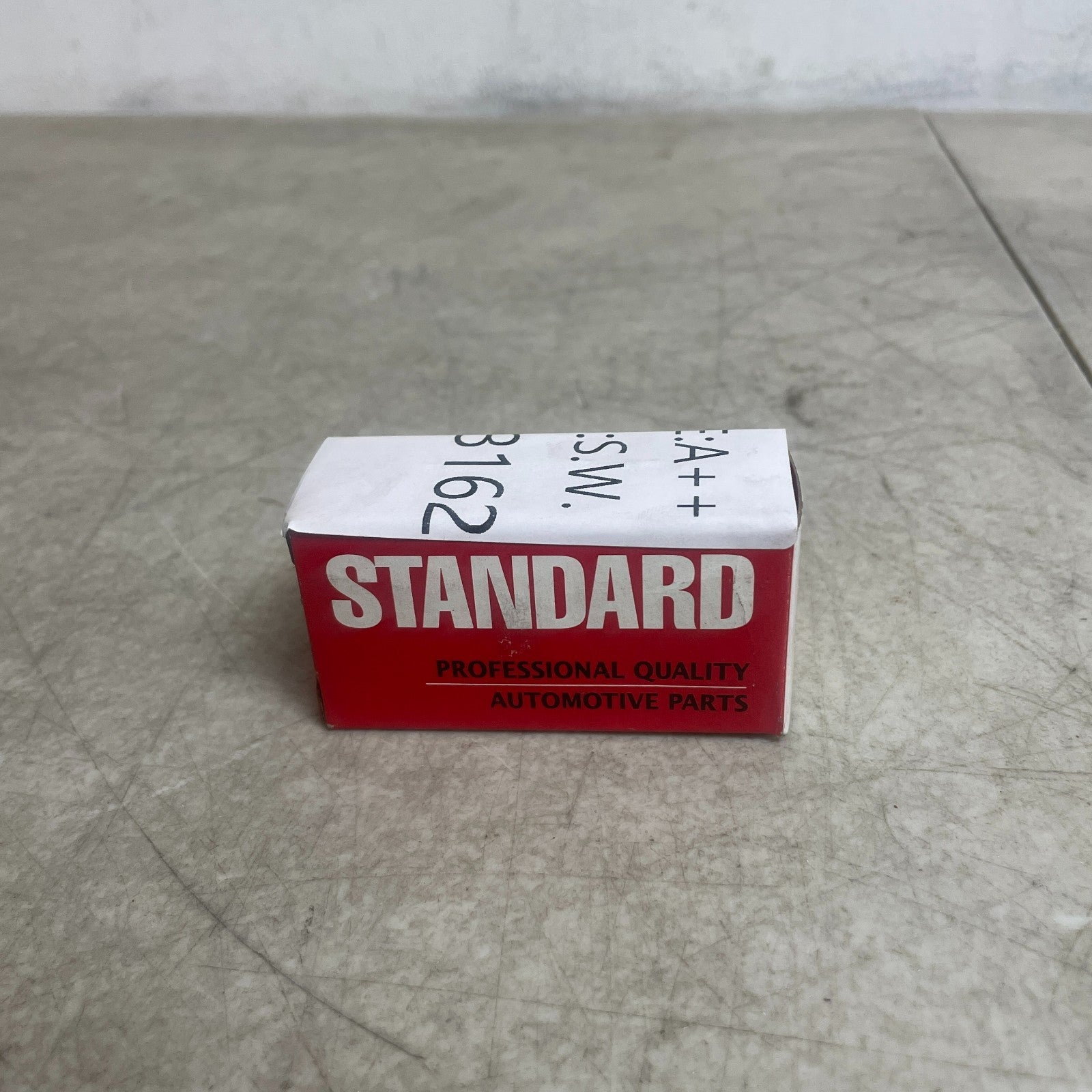Standard PS-212 Engine Oil Pressure Switch Sender 1991-2011 Lincoln Town Car