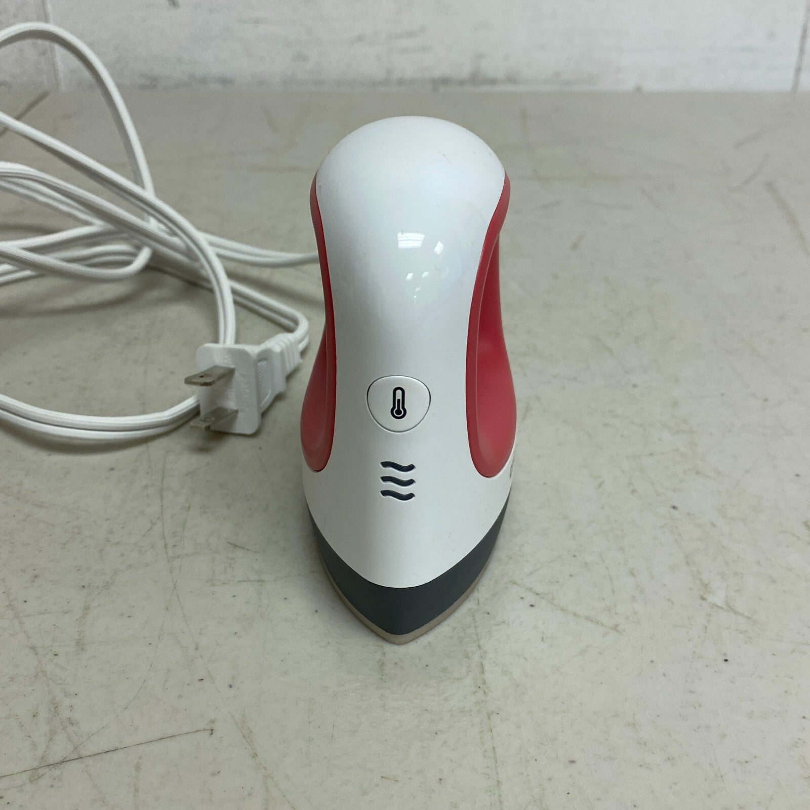 Cricut EasyPress Mini™, Raspberry - Compact Handheld Heat Press 4"x3.5"