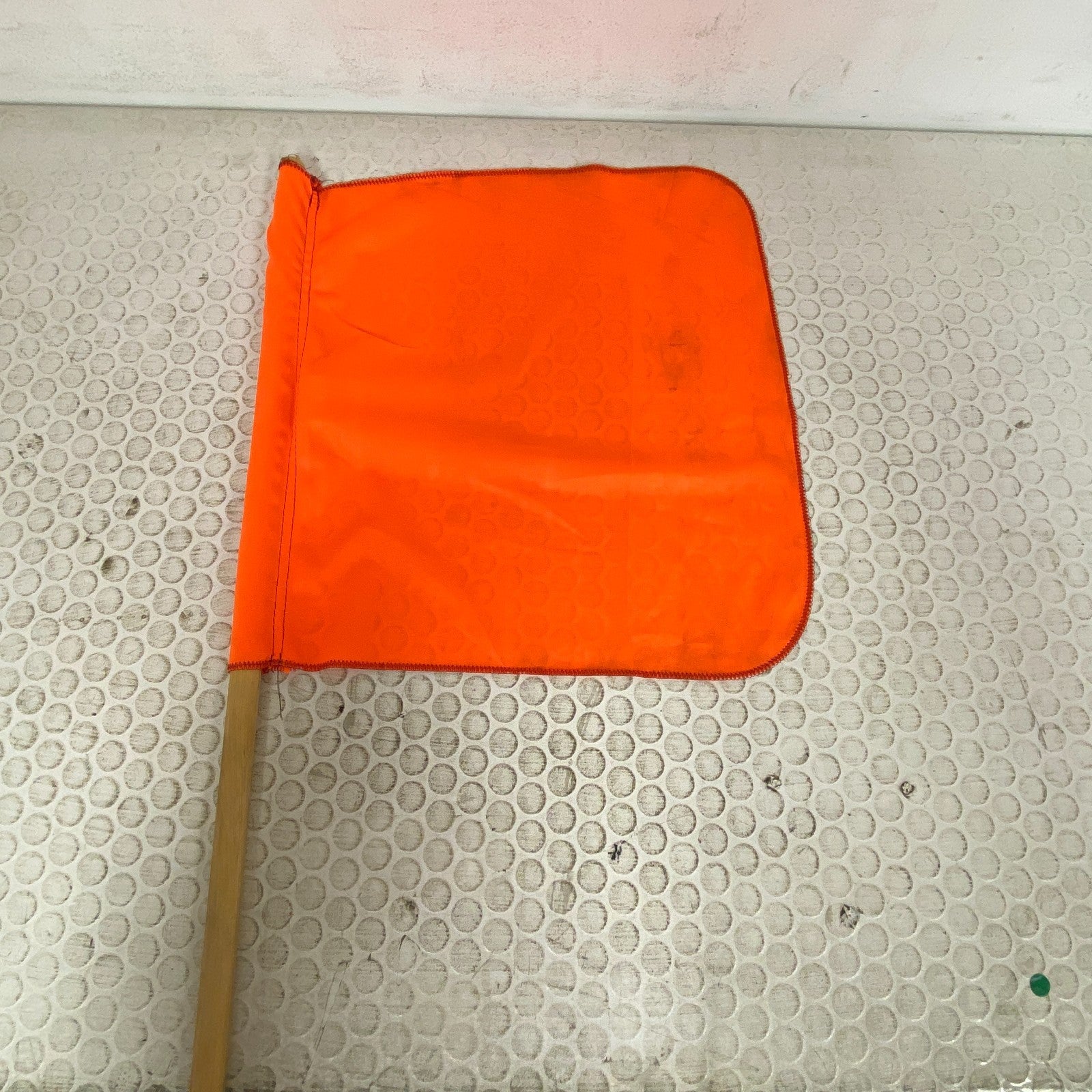 SafeTruck 16" Hi-Vis Orange Safety Flag w/ Plastic Staff FS500B Pack of 7