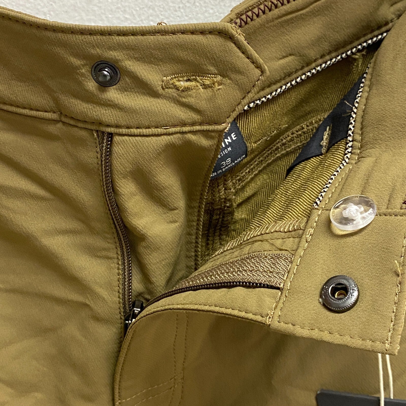 Alpine design Men's Flat Front Trailhead Tech Short Ermine ADM11803 Brand New