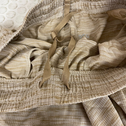 DSG Men's Novelty Textured Training Short CLASSIC KHAKI / PURE WHITE DAM20114N