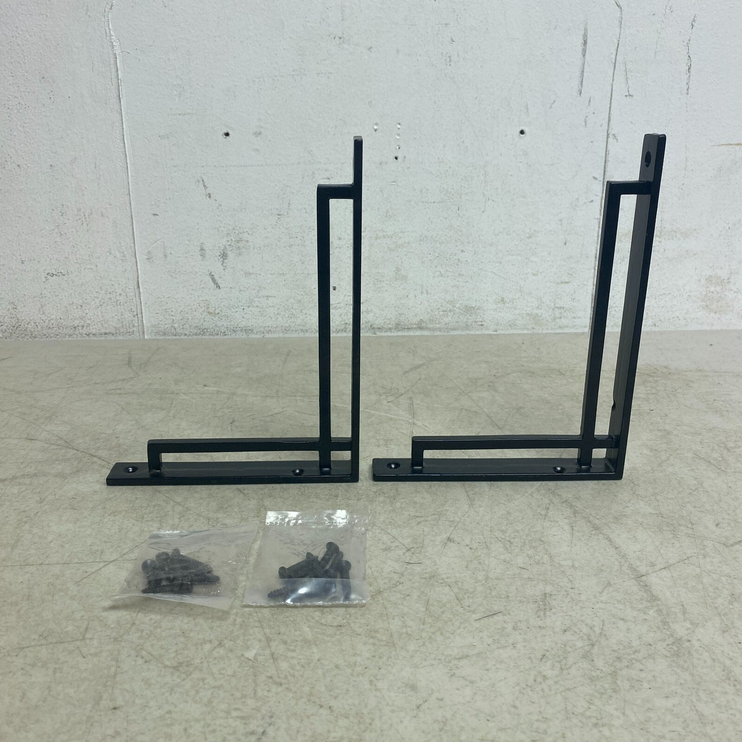 Signature Hardware Harridge Cast Iron 9" Shelf Bracket - Black Powder Coat