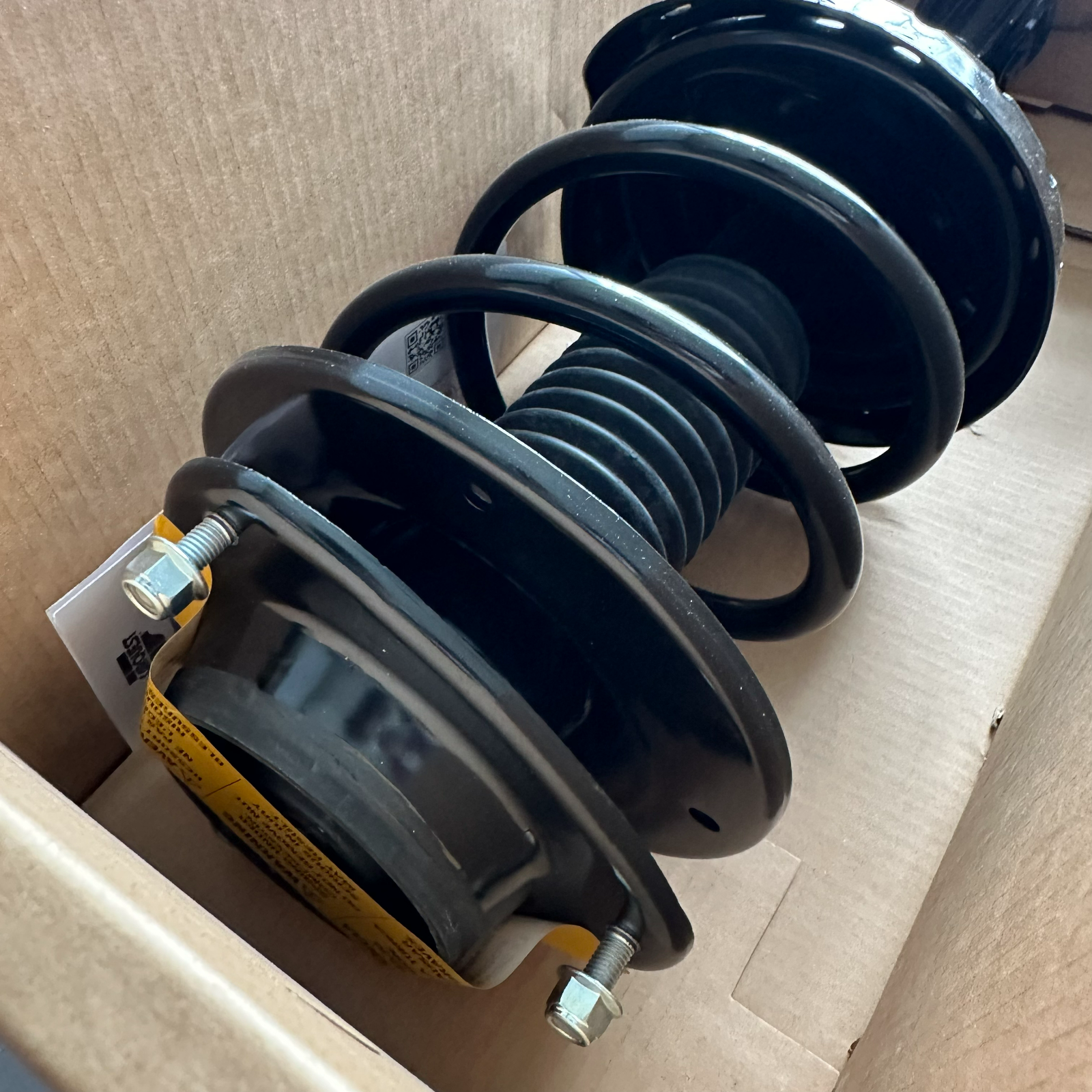 Carquest Premium 18-817111 Complete Strut Assembly Strut Spring & Mount