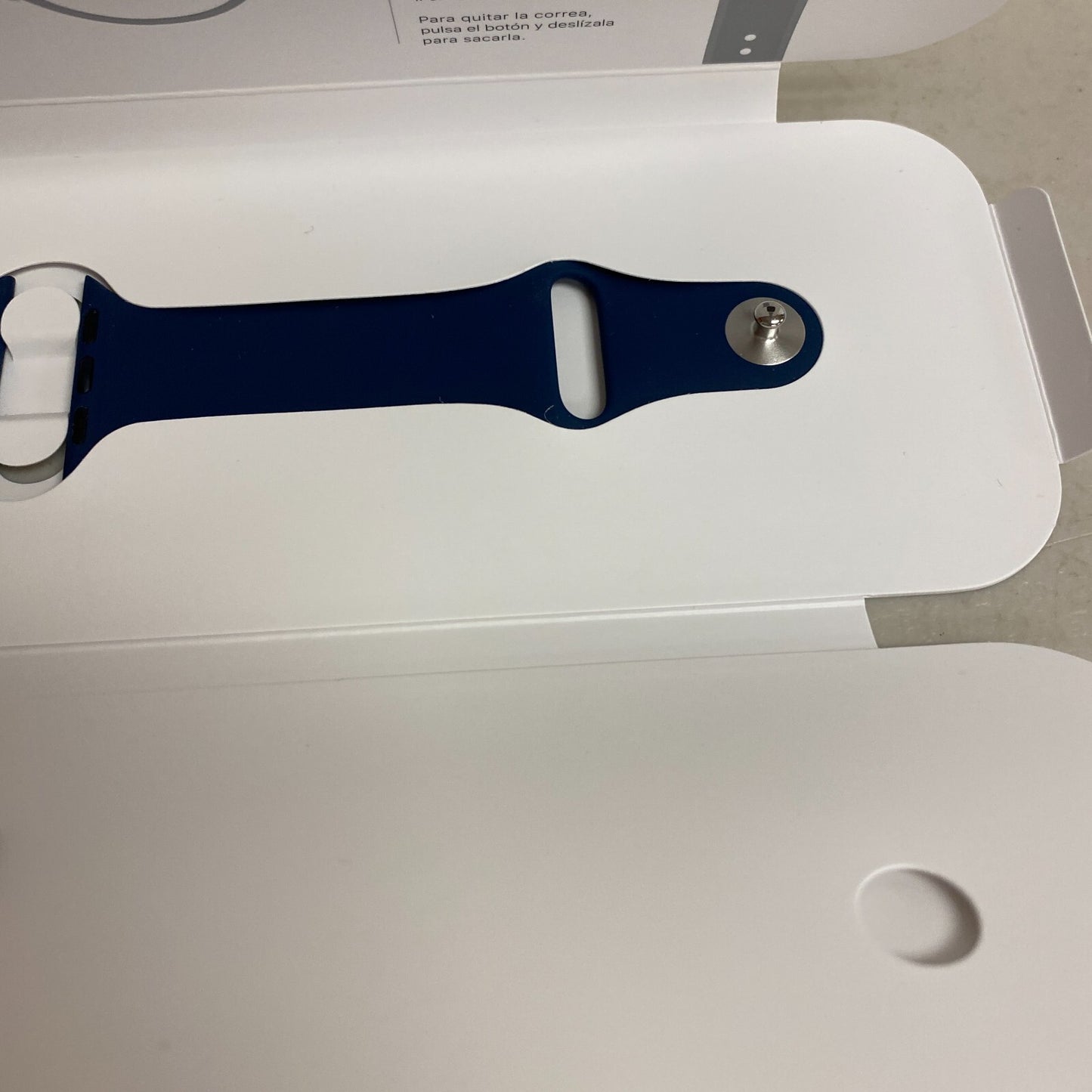 Apple Watch SE (1st Gen) GPS, 40mm Silver Aluminum Case w Abyss Blue Sport Band