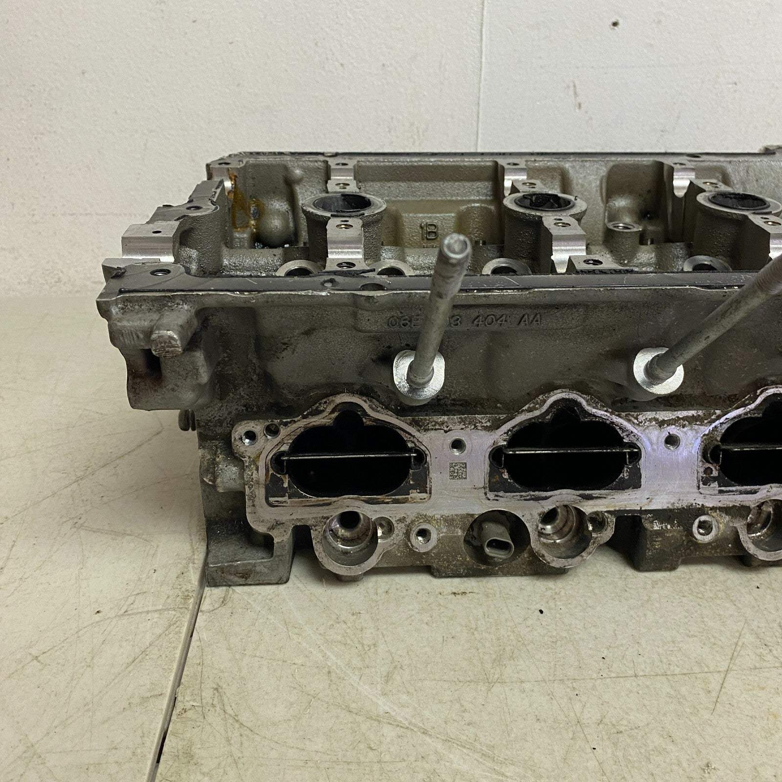 Audi PETROL ENGINE MOTOR LEFT CYLINDER HEAD 06E103404AA
