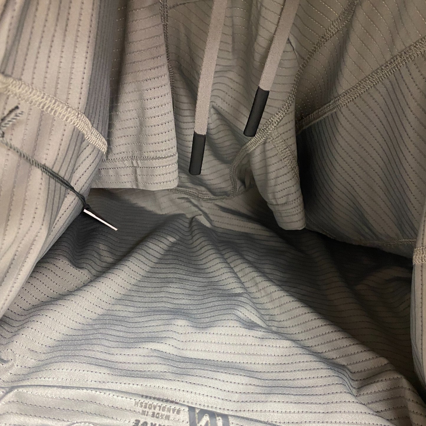 VRST Men's 5â Relaxed Fit Running Accelerate Short  Silver Shadow MAX2315055