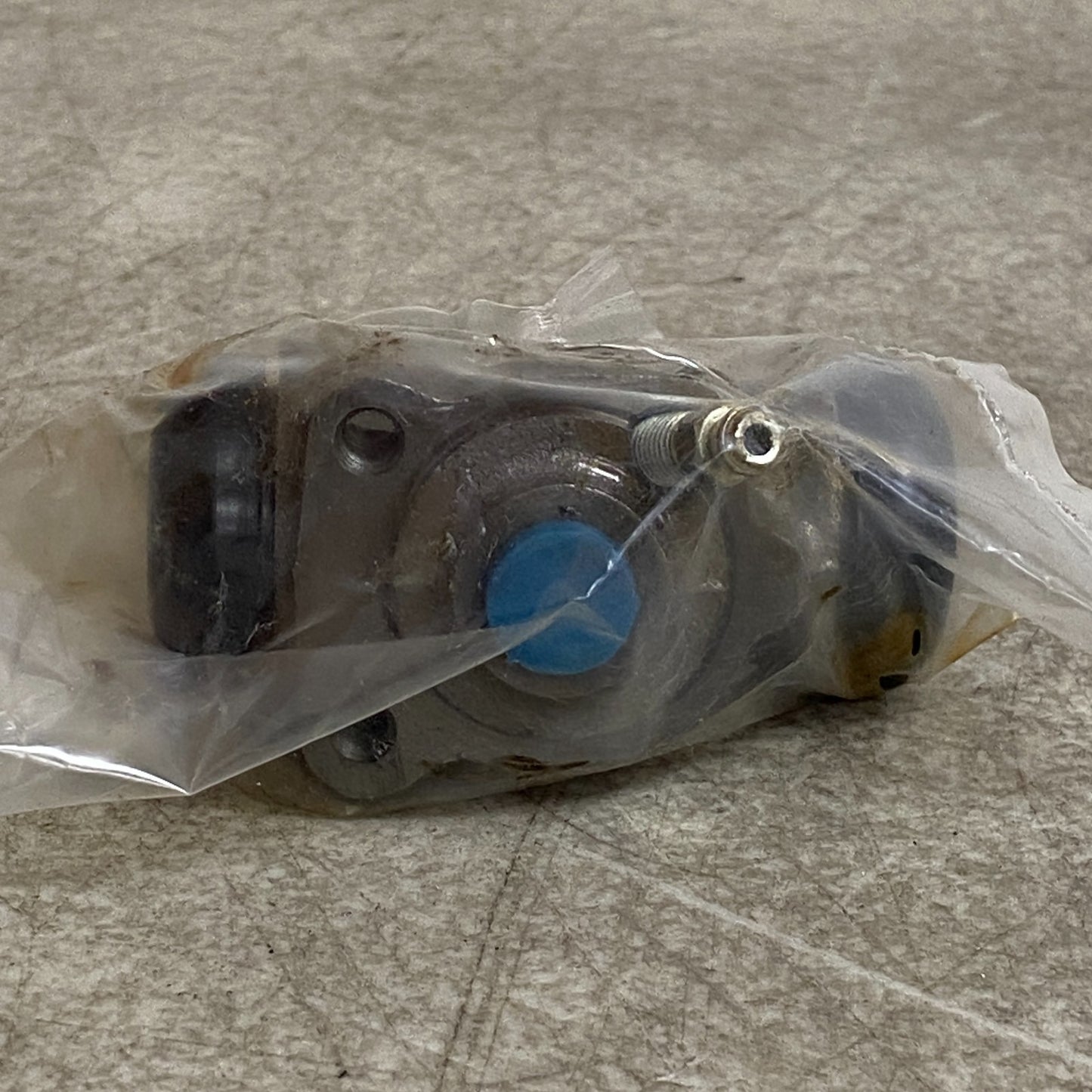 DORMAN W37638 Front Disc Brake Wheel Cylinder 1981-1987 Isuzu Pickup Passenger