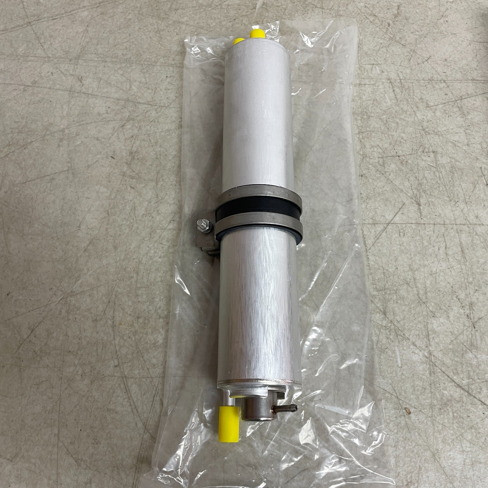 Carquest 96858 Vapor-Metal Fuel Filter 5/16″ In/Out 98% @10μ