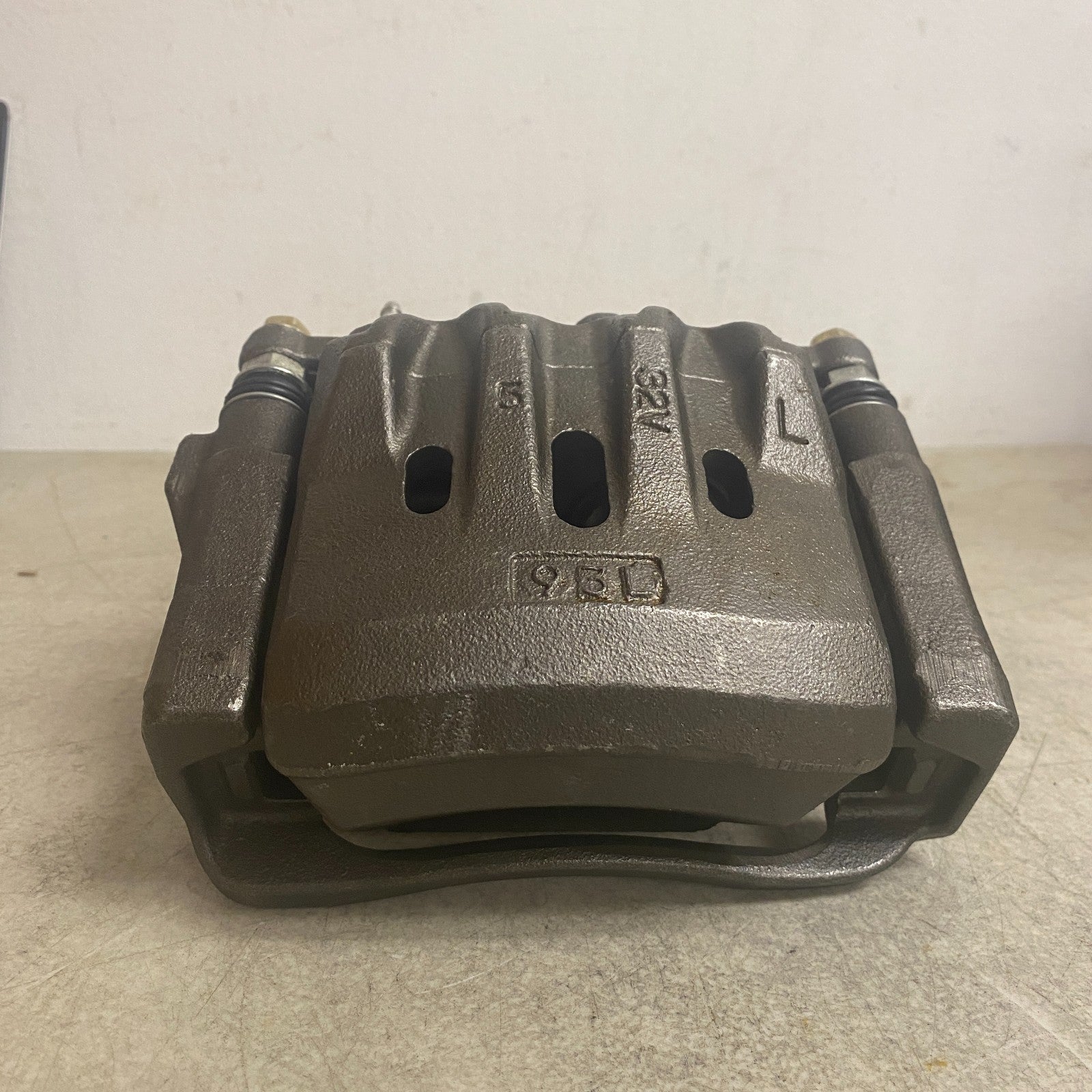 Perfect Stop 89-01606B REMAN Rear Disc Brake Caliper w Bracket