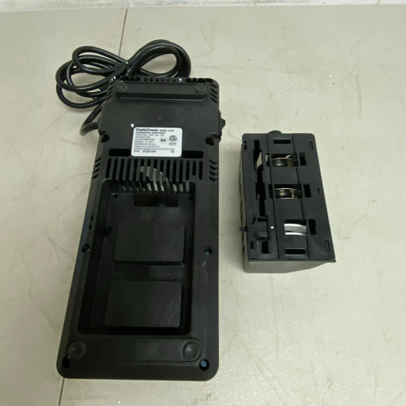 CHEFS CHOICE 2100 COMMERCIAL SHARPENER 3 STAGE 20 DEG TRIZOR INCLUDES 20 DEG,,,,