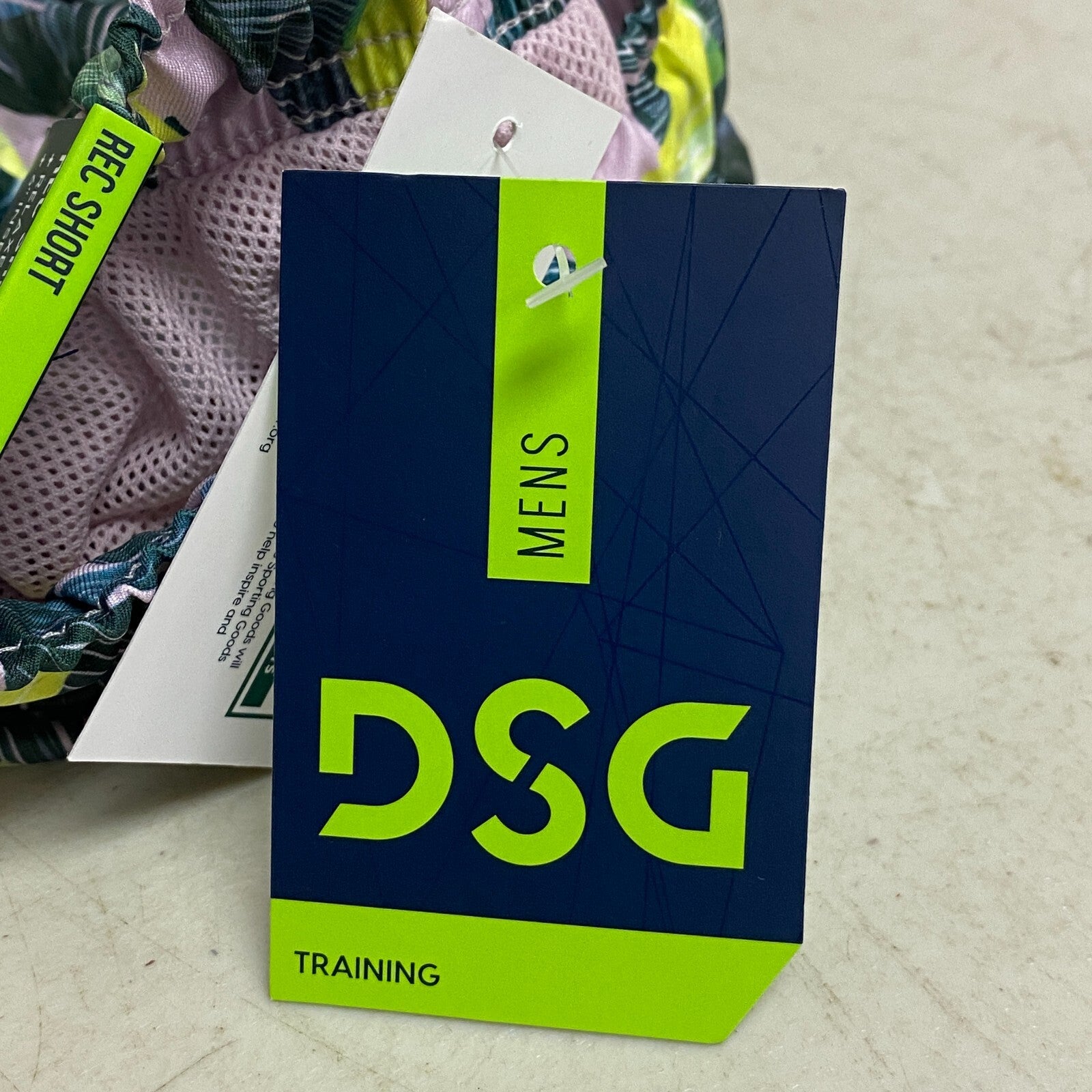 DSG Men's 6" Training Relaxed Fit Rec Shorts Multi Go Bananas DAM12111DP