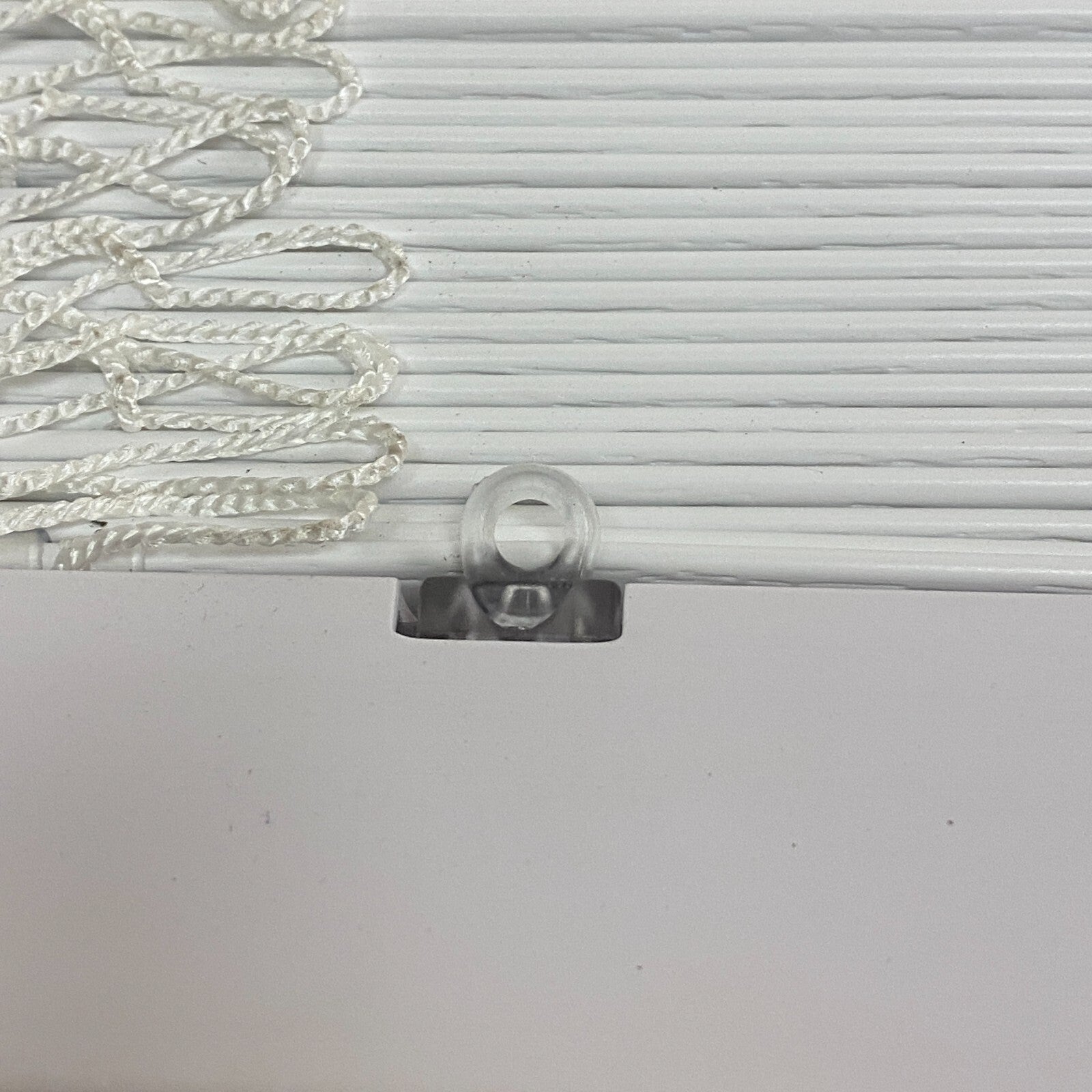 ALLEN + ROTH 2 IN ROOM DARKENING CORDLESS FAUX WOOD BLIND WHITE 29 IN X 64 IN