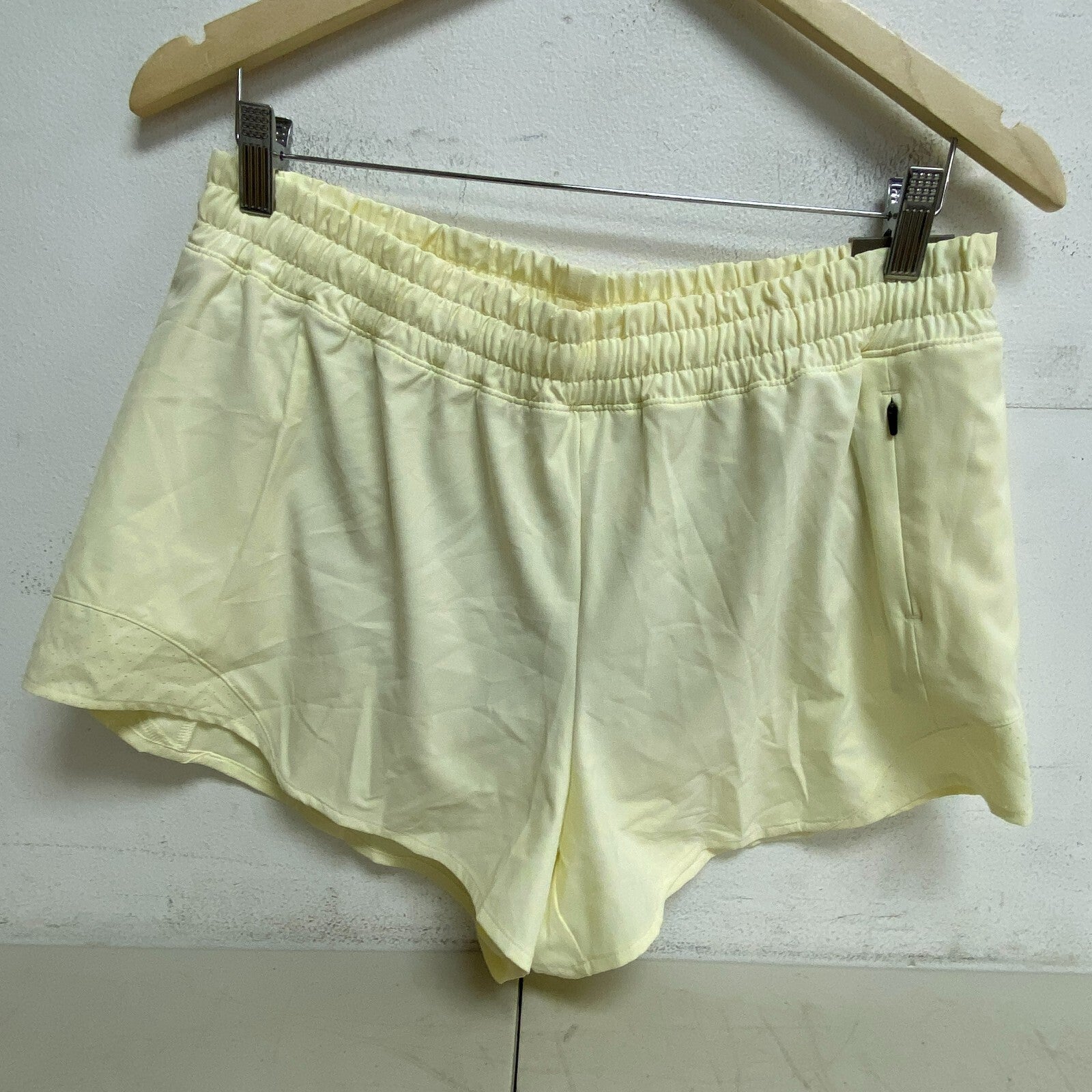 CALIA Women's Mid Rise Infinity Run Short Lemon Sorbet Solid WAX12336