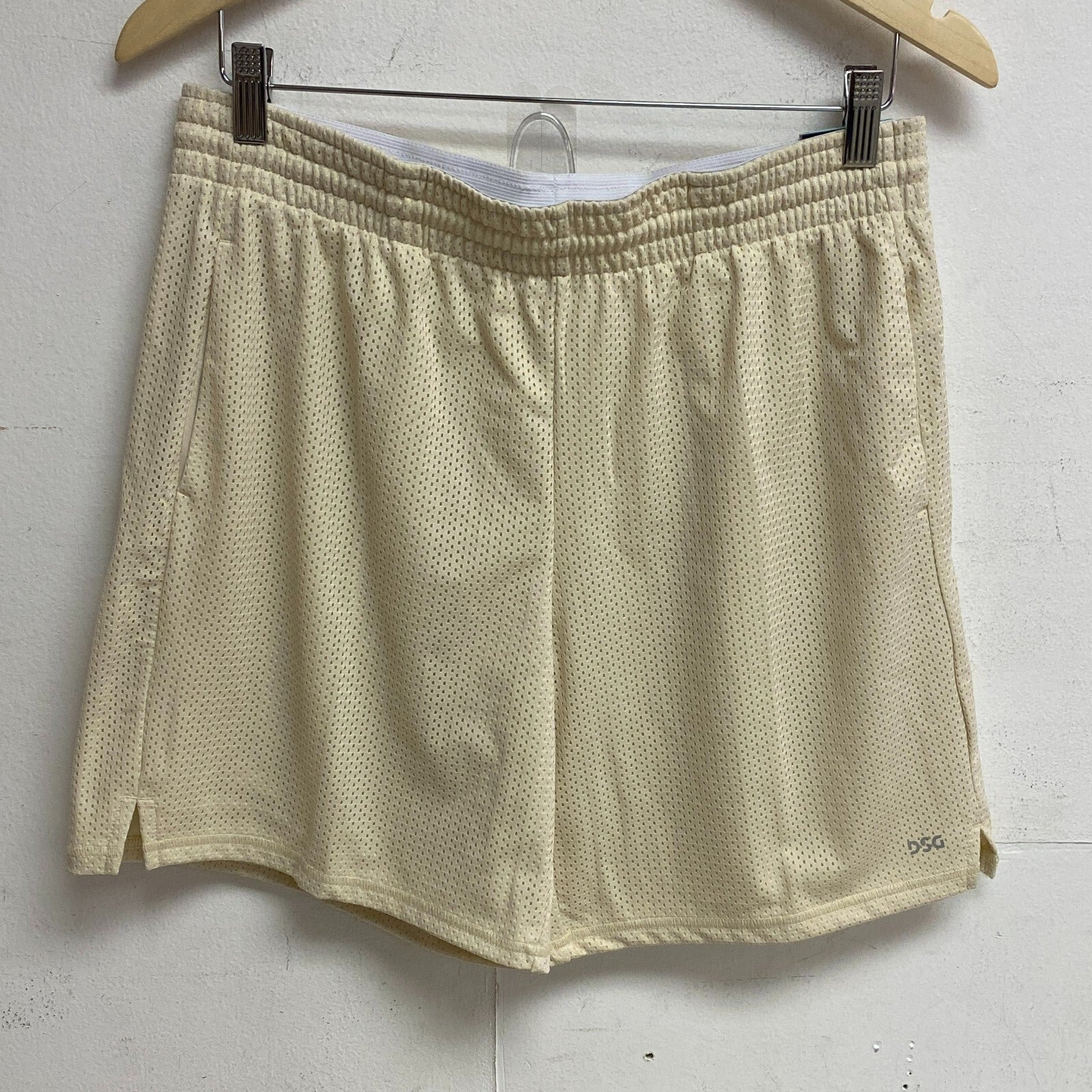 DSG Women's Mid-Rise 7" Light Sand Performance Athletic Shorts Summer DAW39137M