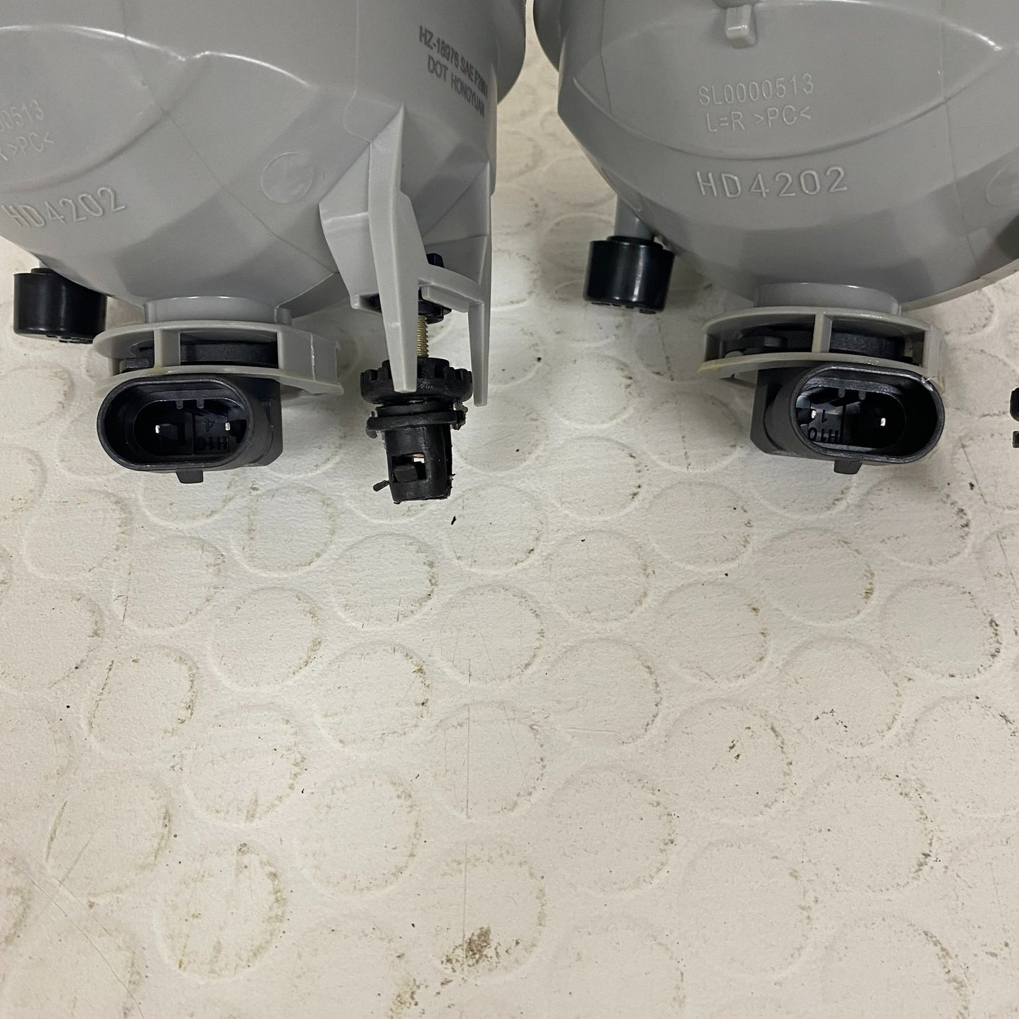 Autosaver88 Fog Lights Clear Lens w/Bulbs Harness Switch Toyota Tacoma Tundra