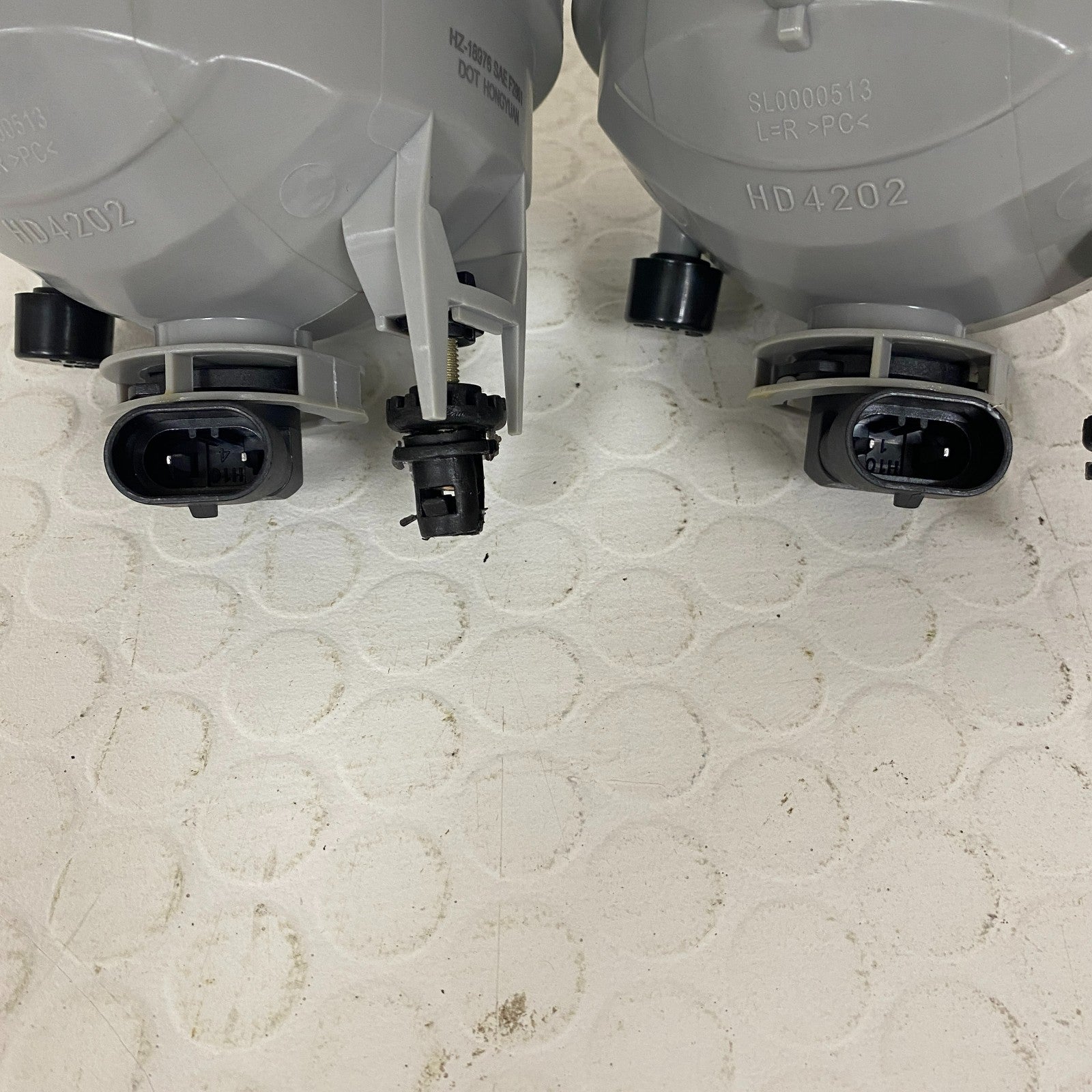 Autosaver88 Fog Lights Clear Lens w/Bulbs Harness Switch Toyota Tacoma Tundra