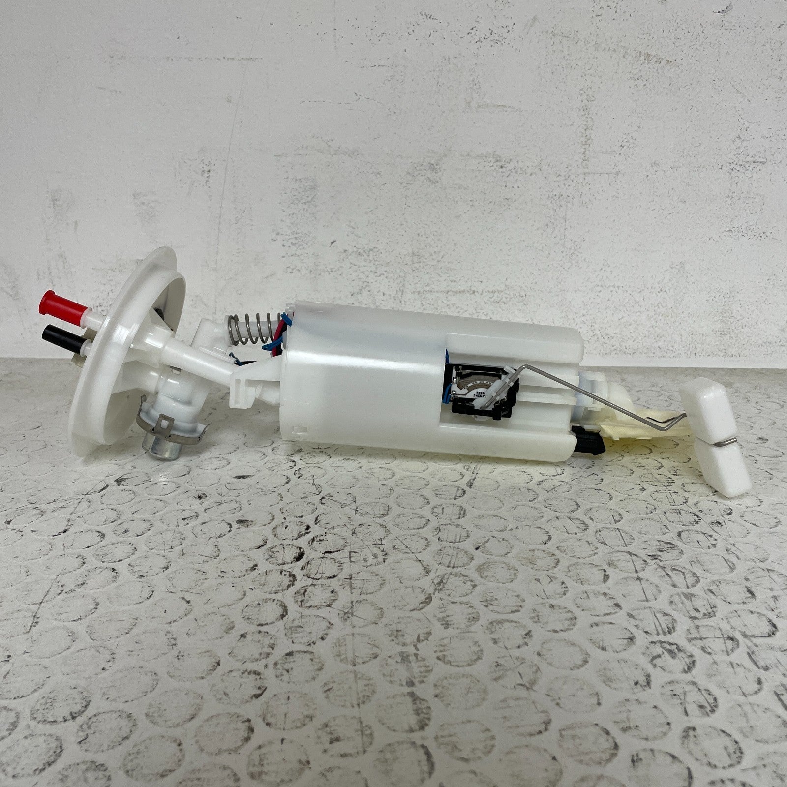 DENSO 953-3003 Fuel Pump Module 96-00 Chrysler Town & Country Dodge Caravan