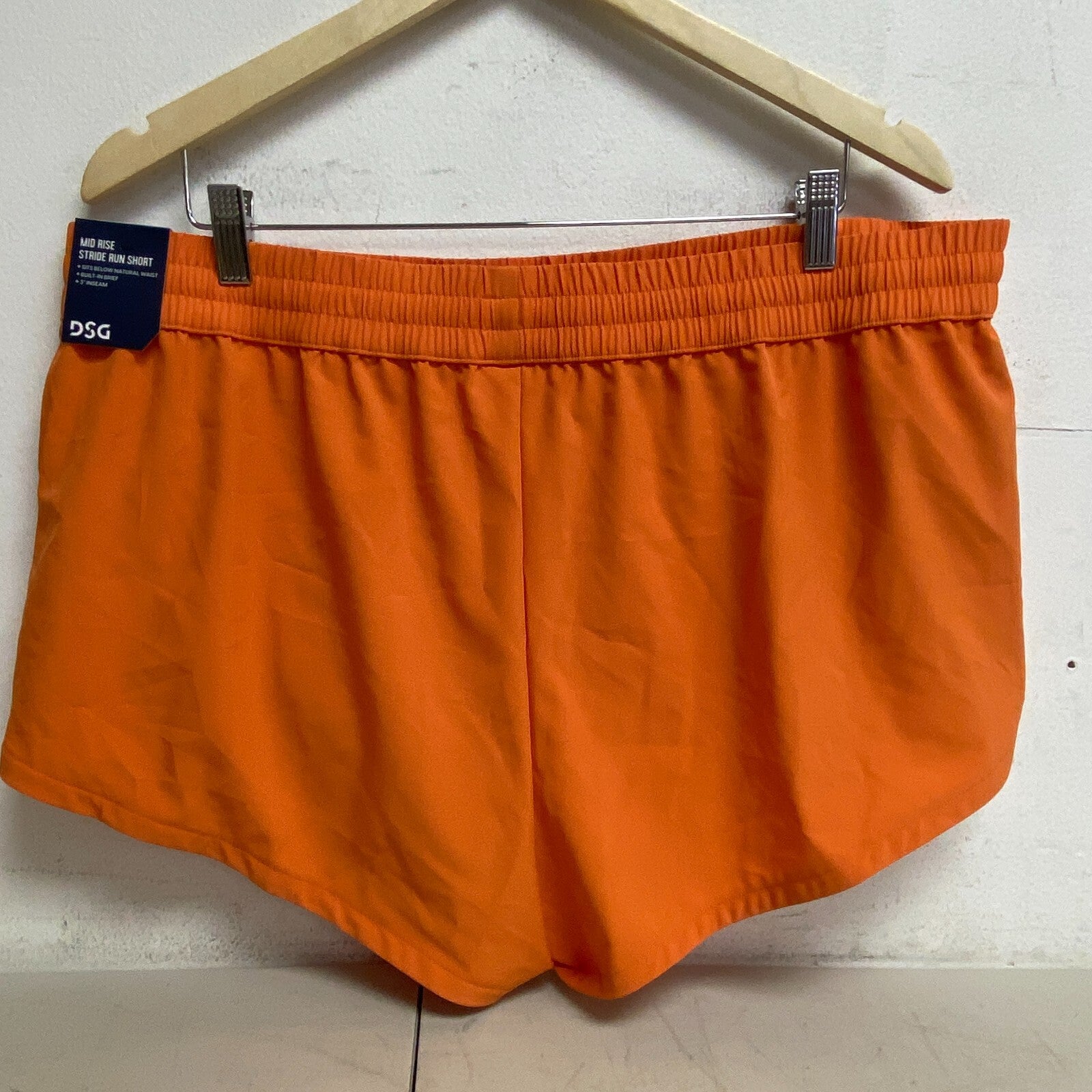 DSG Womens Stride Short Fresh Tangerine DAW39320AZ BRAND NEW