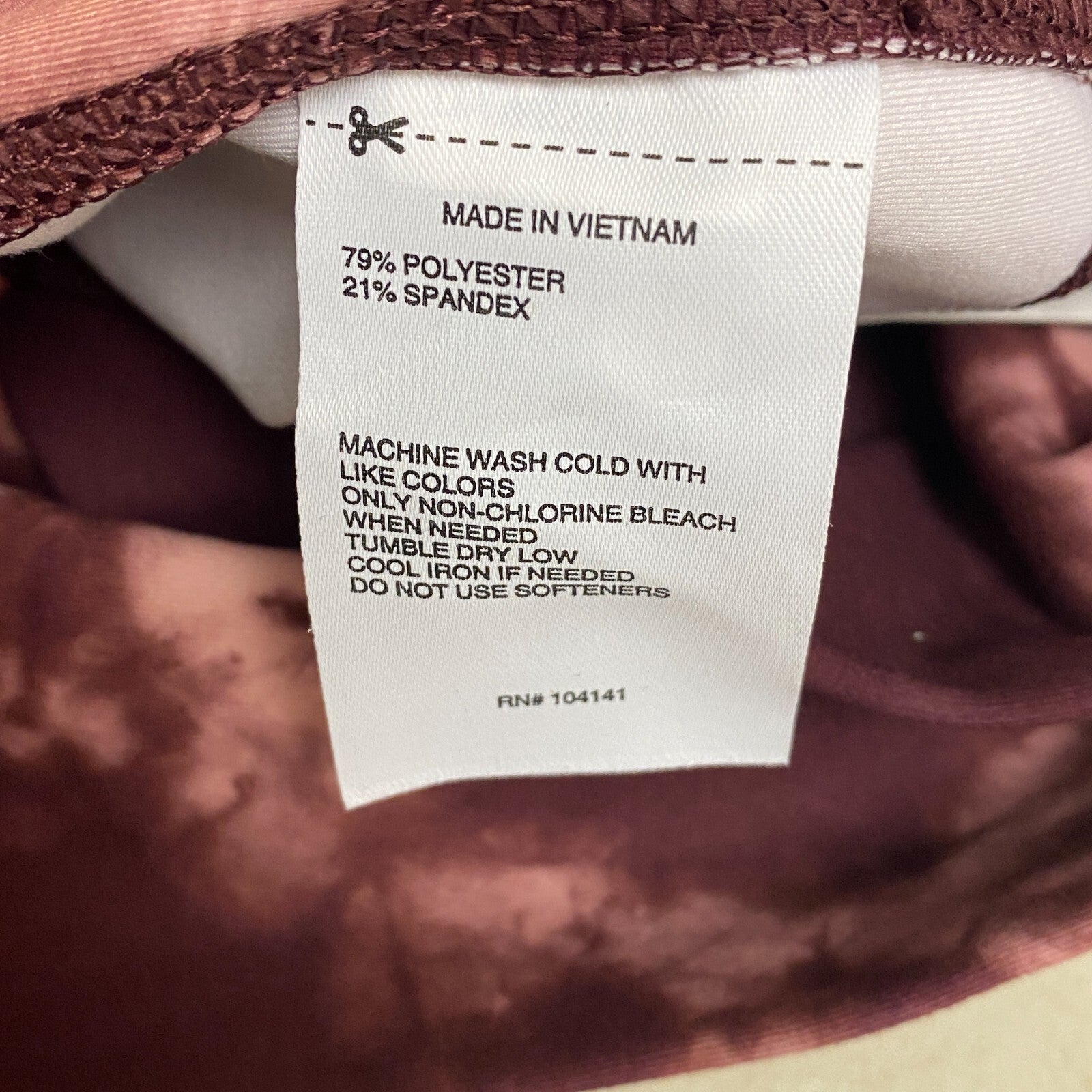 DSG Women's Momentum CrossOver Front Bike Short Splotch Dye Burgandy DAW22311PRT