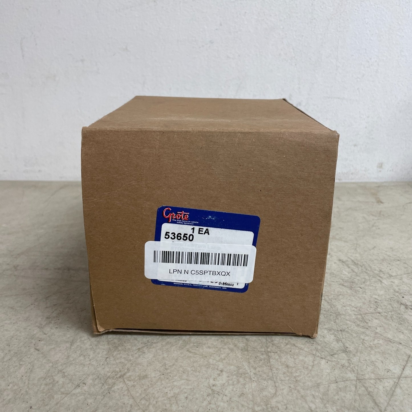 Grote 53650 SuperNova LED Stop Tail Turn Light 3-Stud Mount w/ License Lamp