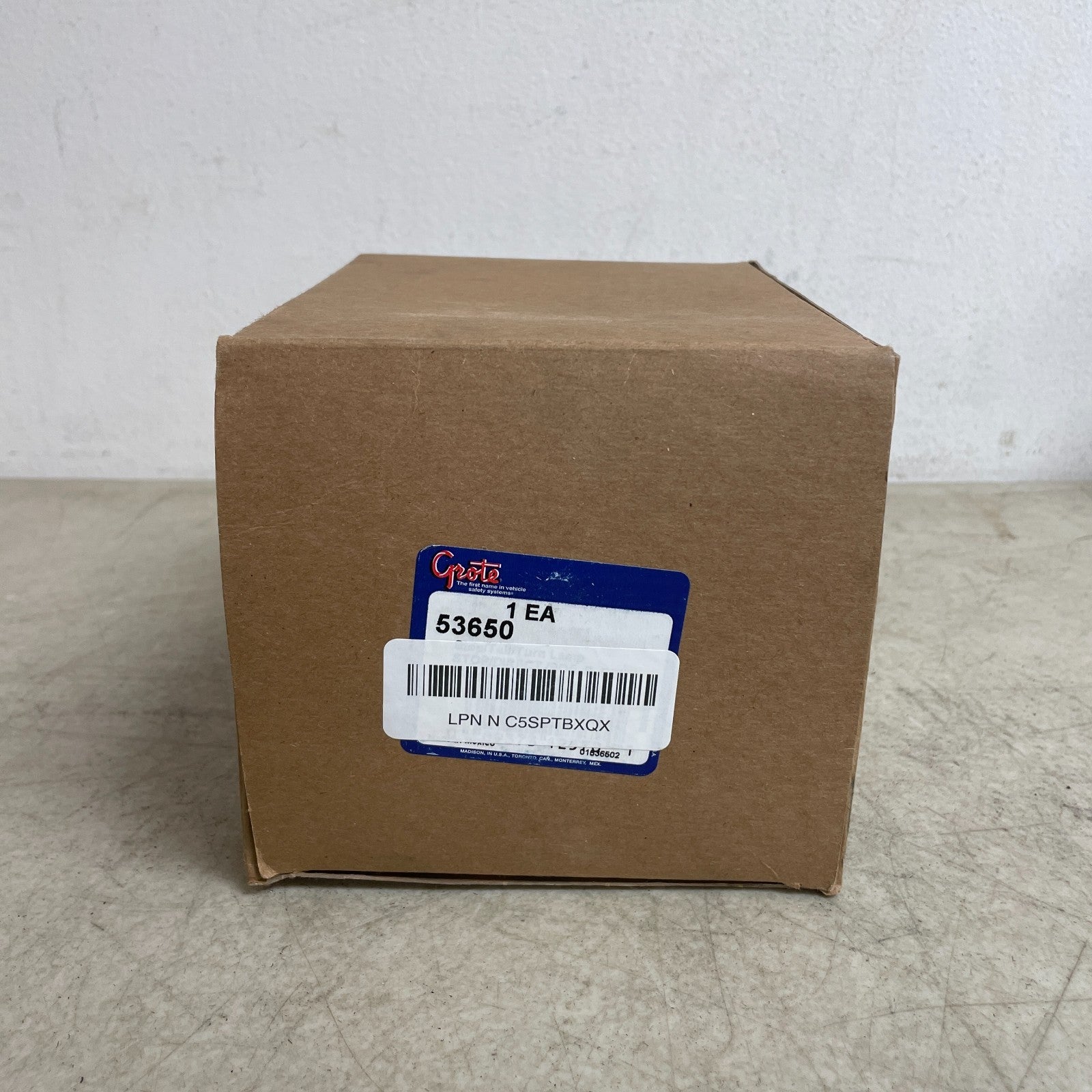 Grote 53650 SuperNova LED Stop Tail Turn Light 3-Stud Mount w/ License Lamp