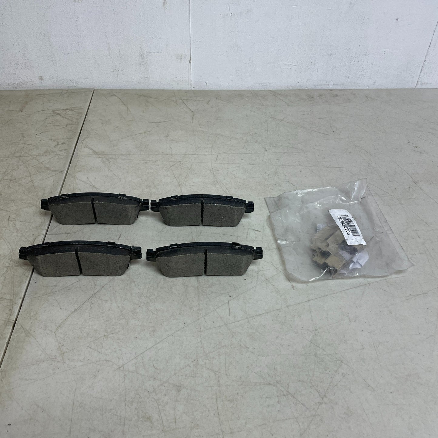 BOSCH BC1363 QuietCast Ceramic Disc Brake Pads Front for Select GM & Cadillac