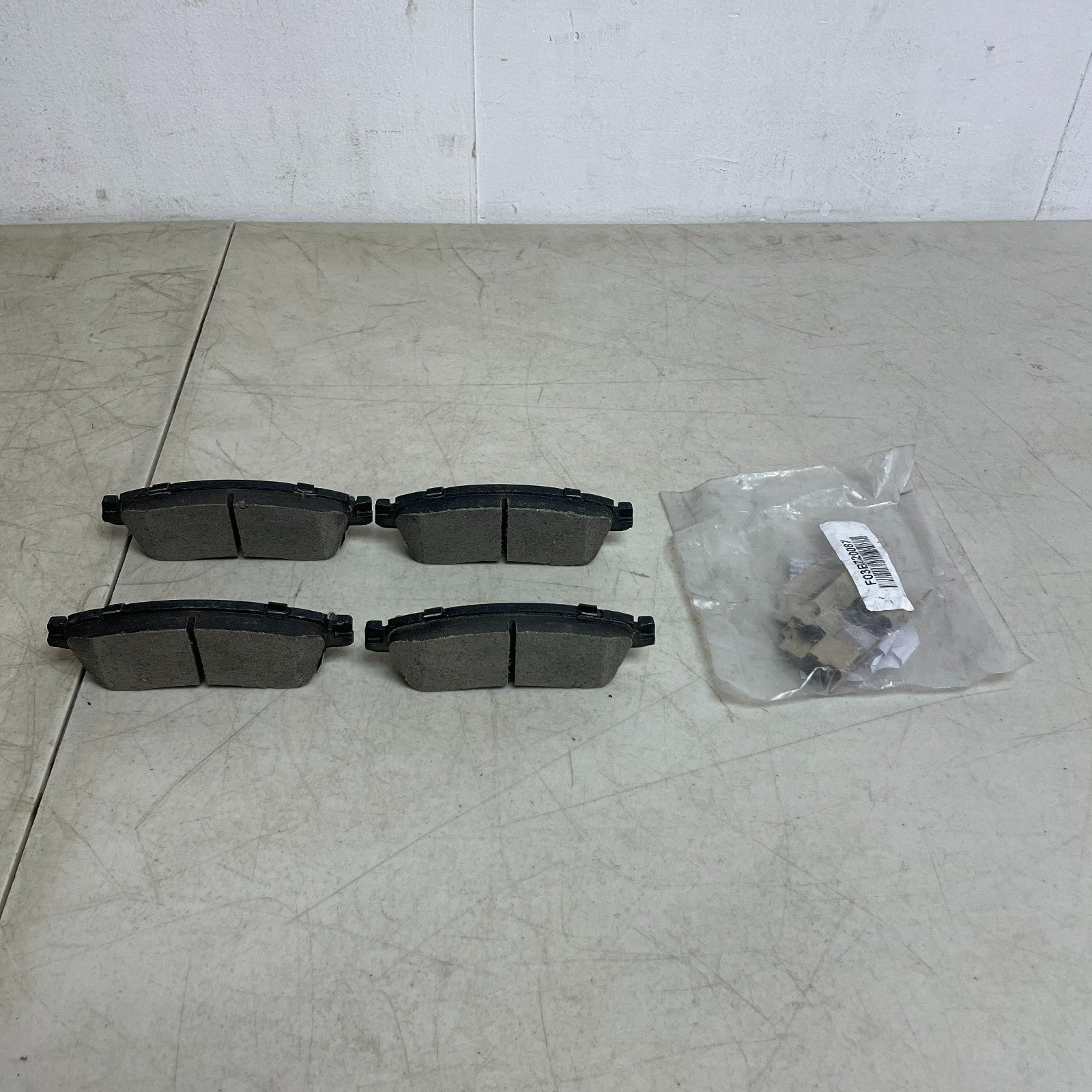 BOSCH BC1363 QuietCast Ceramic Disc Brake Pads Front for Select GM & Cadillac