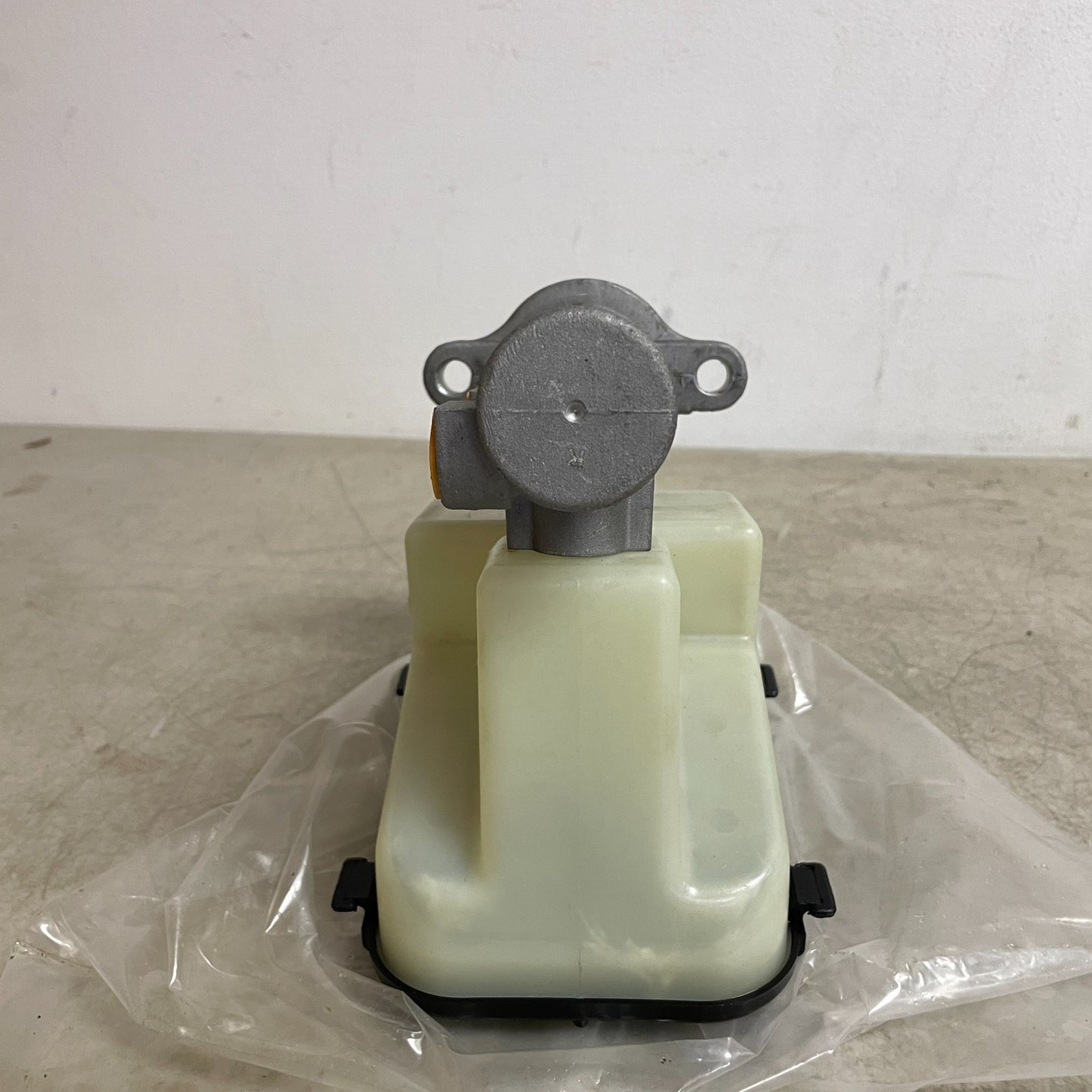 Carquest MCA390321 Brake Master Cylinder w/ Reservoir Gray Aluminum 1.25"