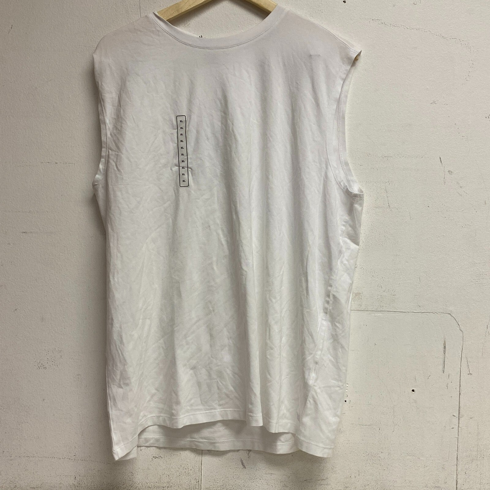 VRST Men's Essential Muscle Tank Pure White MAX232101GW Crew Neck Solid Fitness