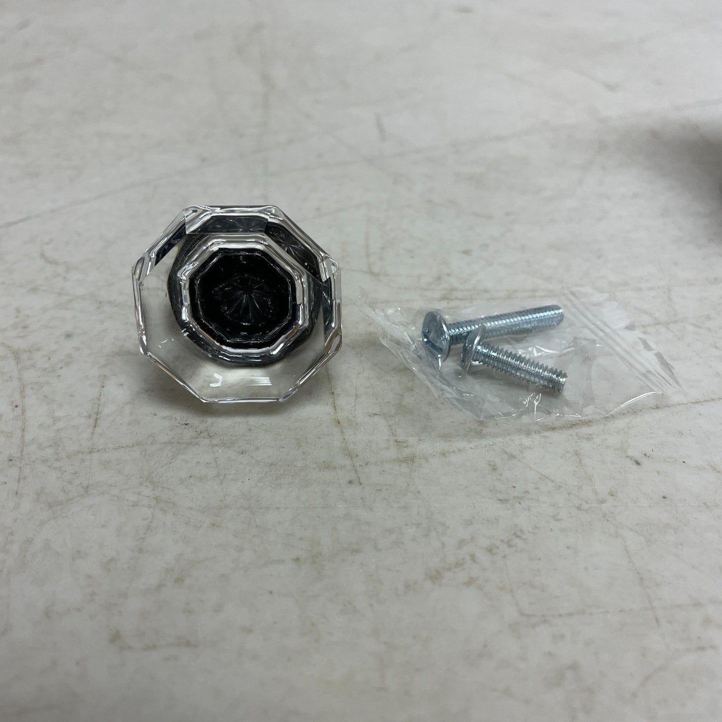 Amerock Glacio 1‑3/8″ Cabinet Knob Clear Black Bronze BP36653CBBR