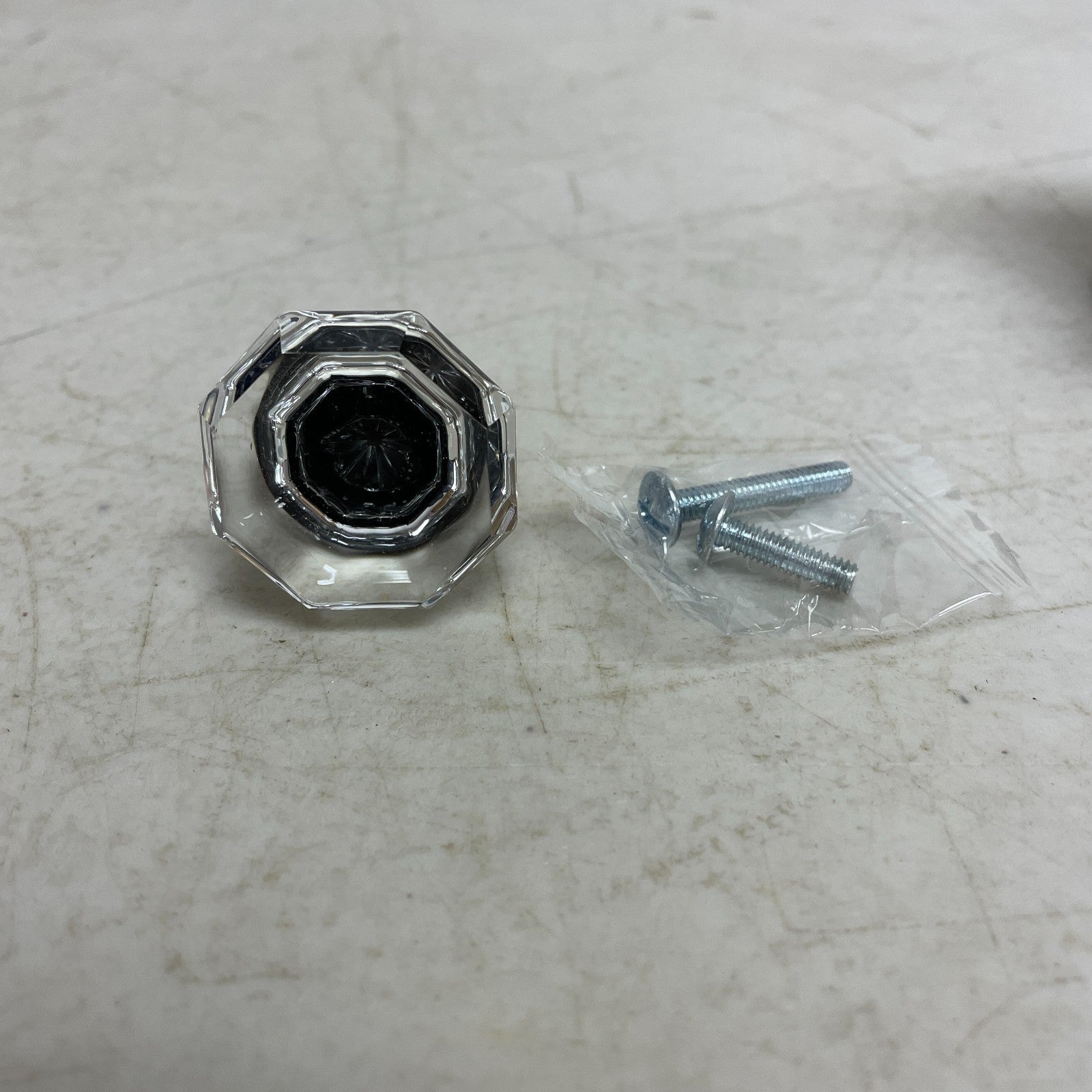 Amerock Glacio 1‑3/8″ Cabinet Knob Clear Black Bronze BP36653CBBR