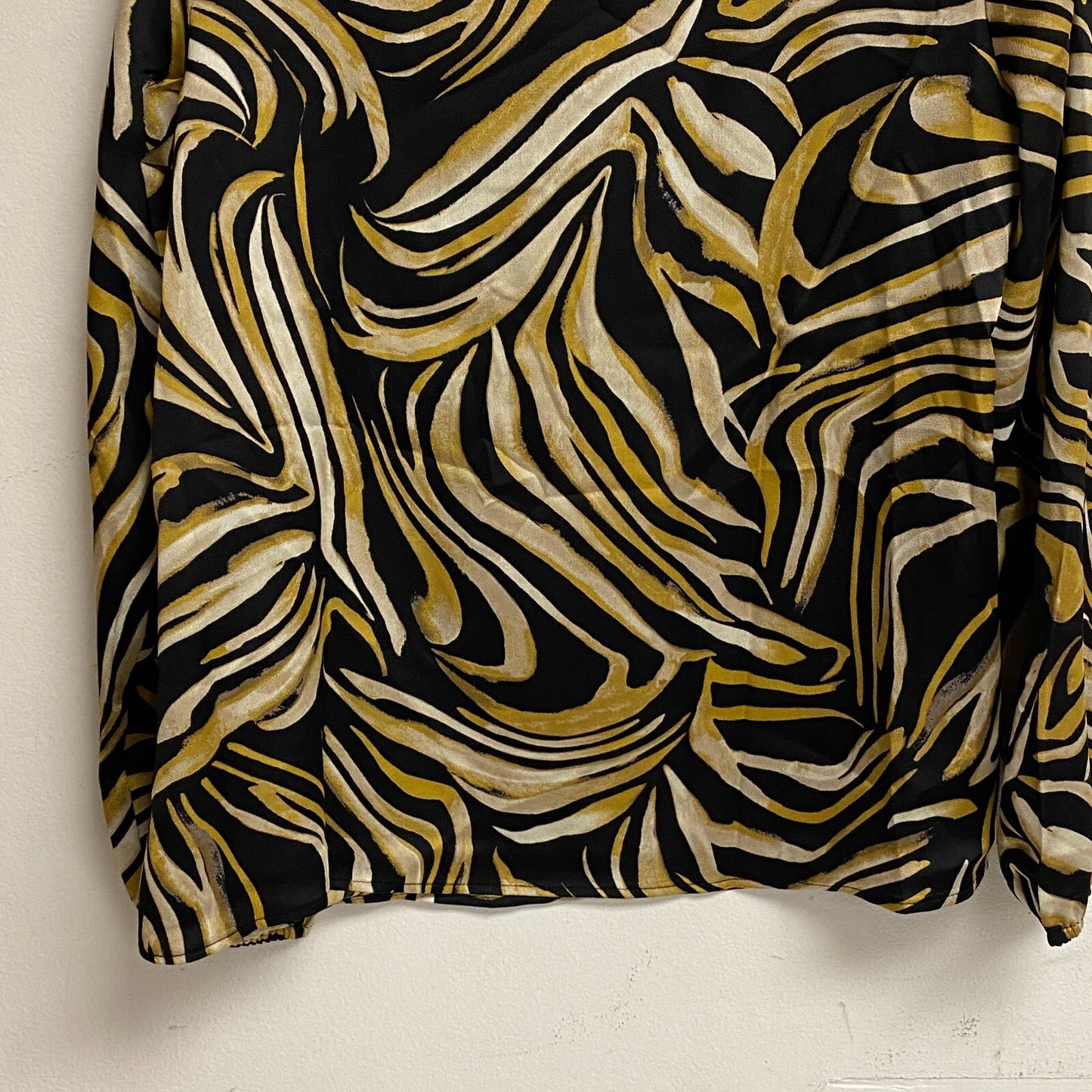 Black Label Women's Split Crew Neck Long Sleeve Size Small Color: Black Marigold