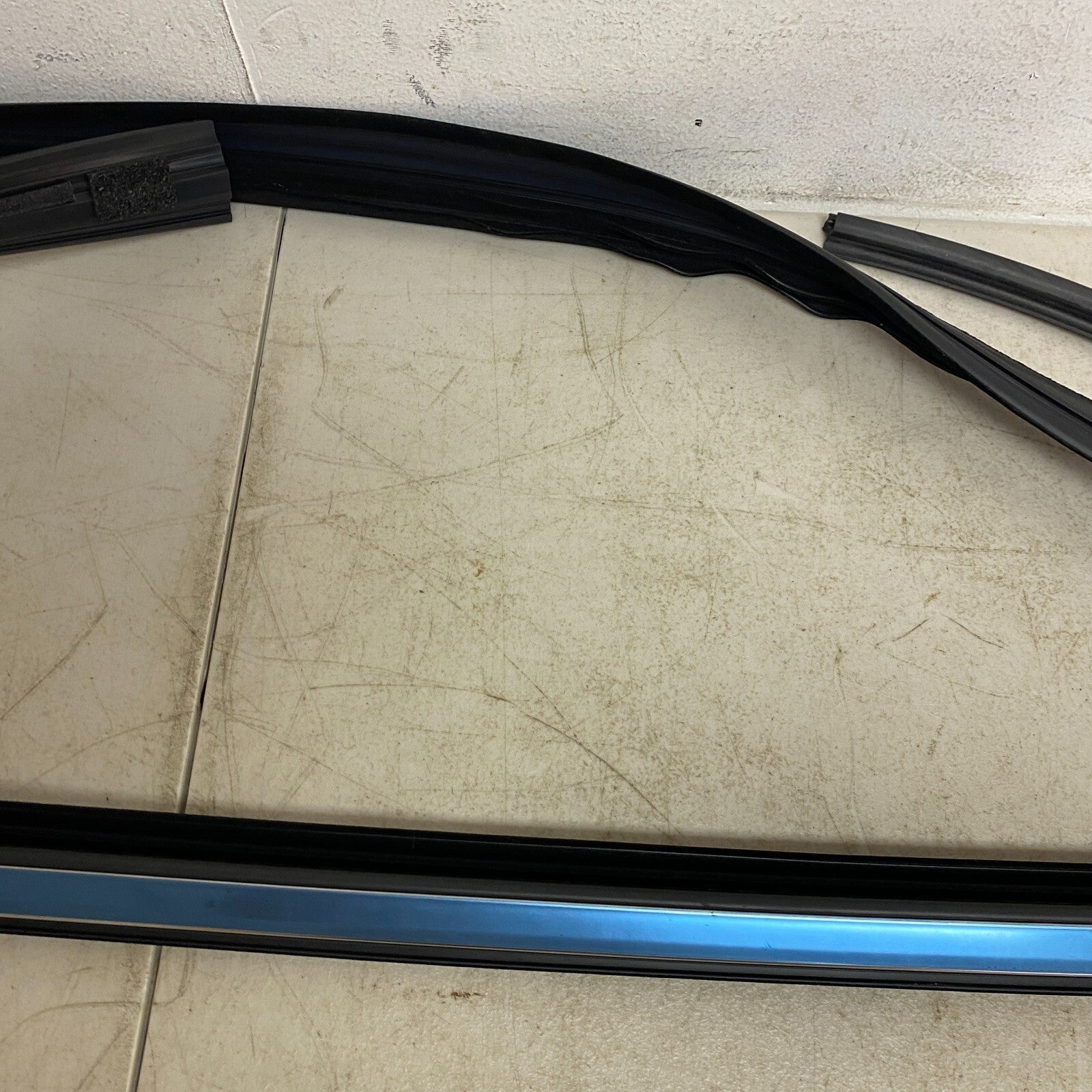 Ford Run - Door Glass FA1Z-5825767-A , Brand New