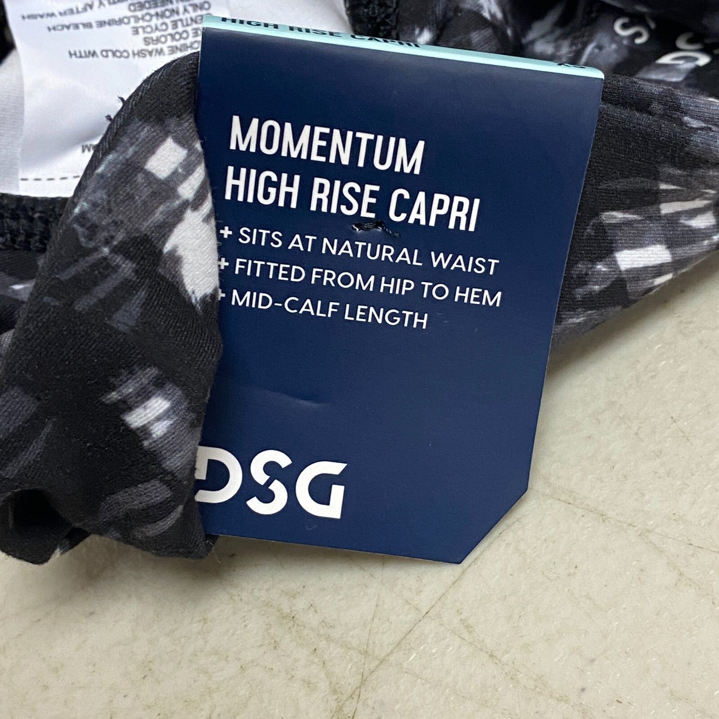 DSG Women's Momentum High Rise Capris Mid-Calf Len Power Surge Black DAW12304PRT