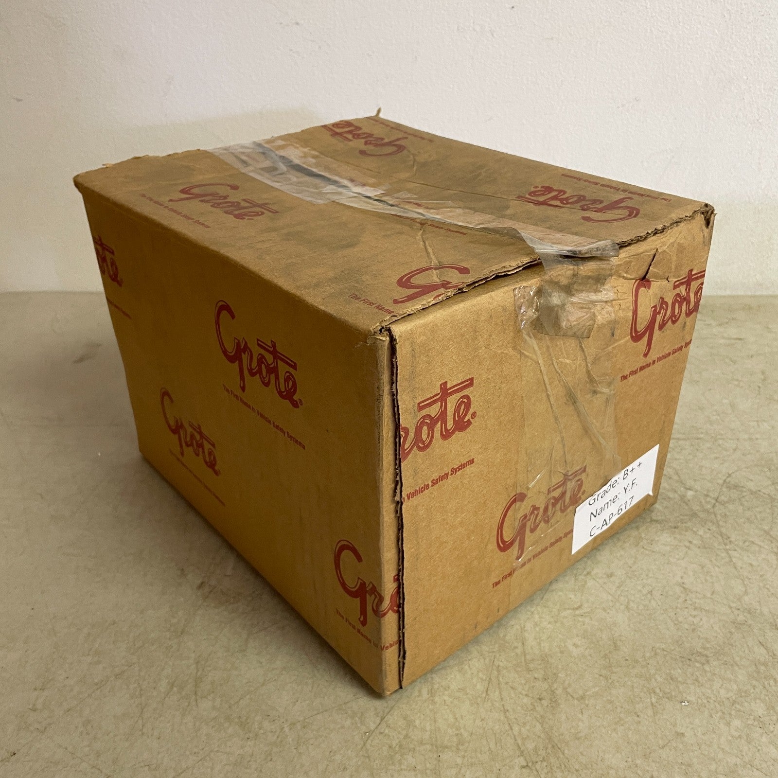 Grote Heavy‑Duty Magnetic Towing Lamp Kit Red 4‑Pole 65402‑4