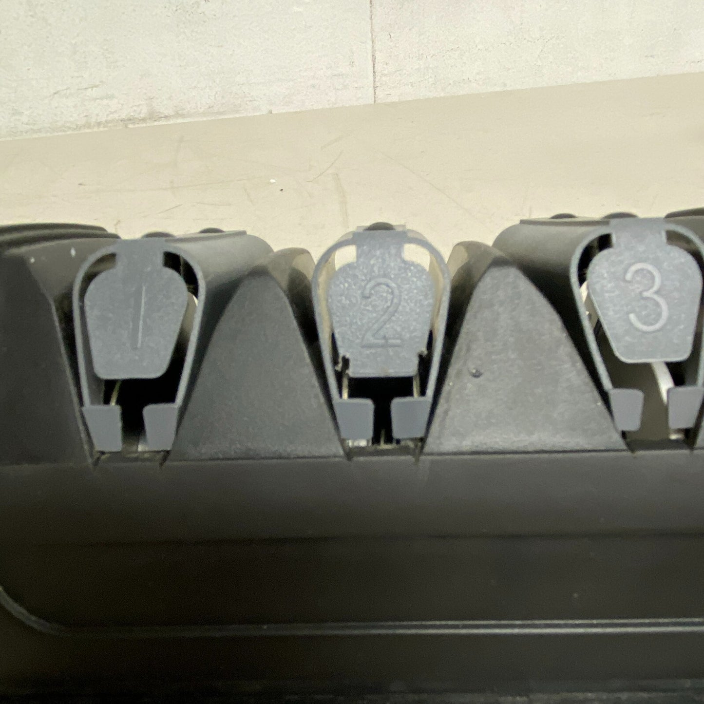 CHEFS CHOICE 2100 COMMERCIAL SHARPENER 3 STAGE 20 DEG TRIZOR INCLUDES 20 DEG,,,,