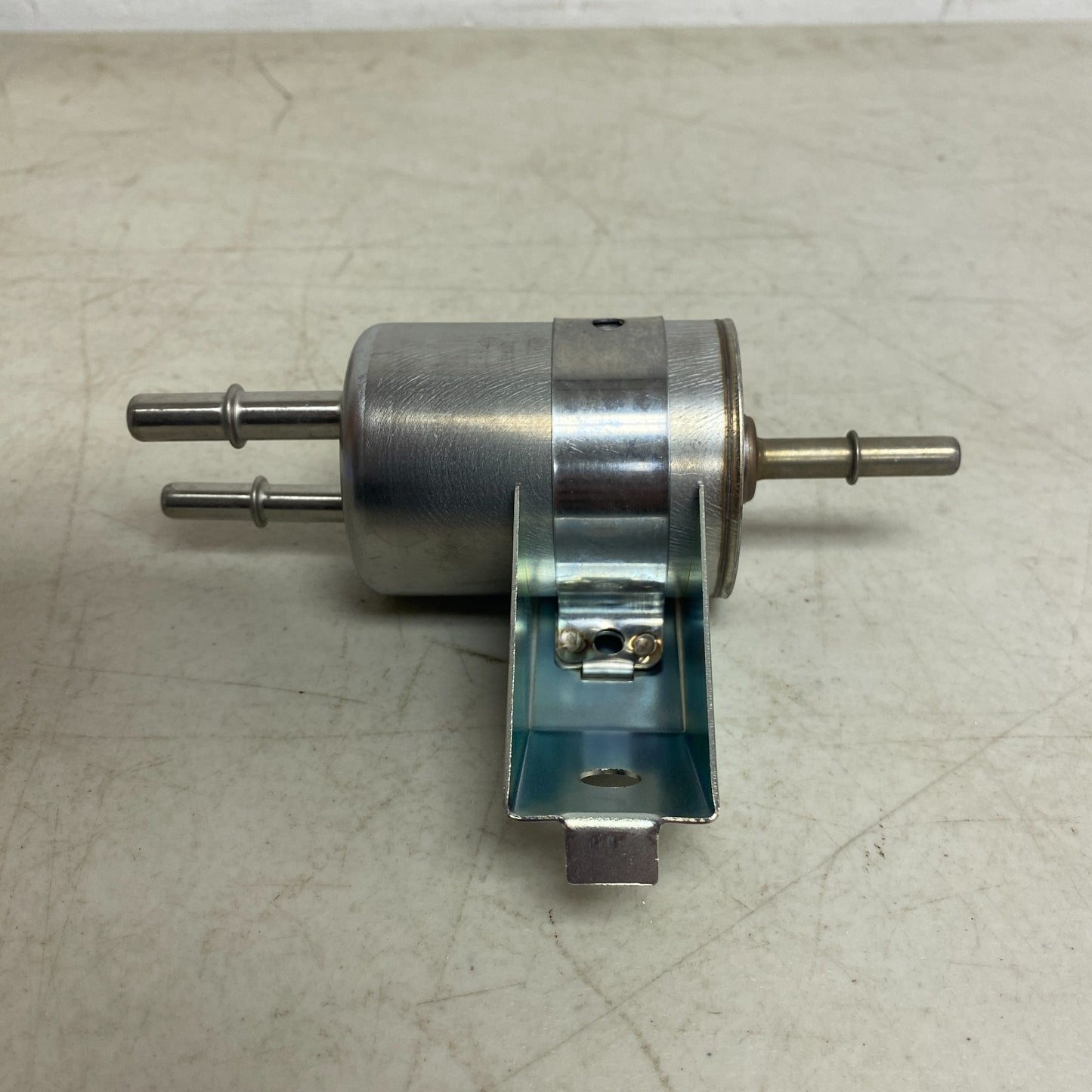 Carquest Premium Fuel Filter In Line Metal Canister 5/16" Inlet Outlet 86735