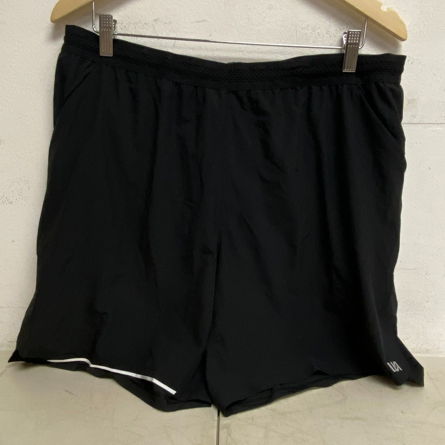 VRST Men's 7" Velocity Short Pure Black Relaxed Fit Summer Trendy MAX2315067