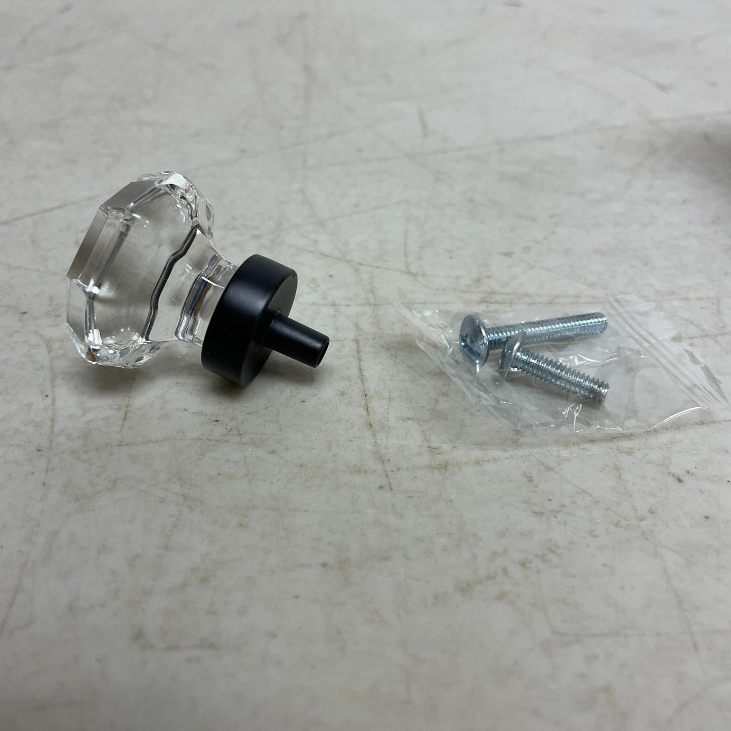 Amerock Glacio 1‑3/8″ Cabinet Knob Clear Black Bronze BP36653CBBR