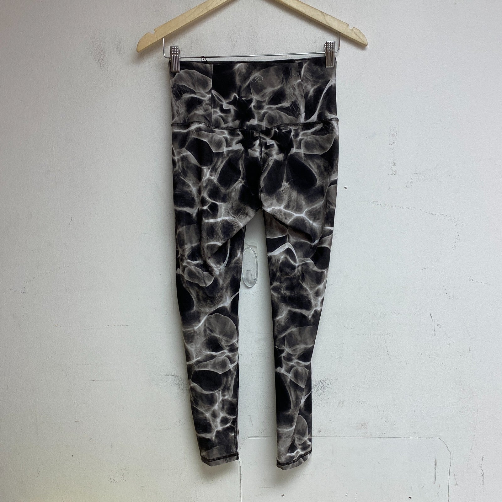 Calia Women's Core Essential 7/8 Floral Leggings Aquatic Gray WAX32236PRT New
