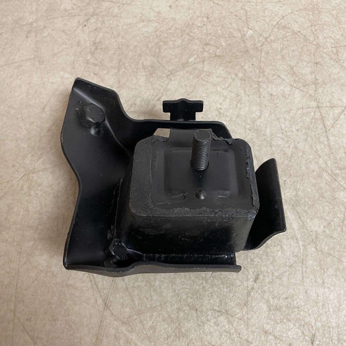 Carquest 2537 Front Left Transmission Mount for Buick Oldsmobile Pontiac Auto