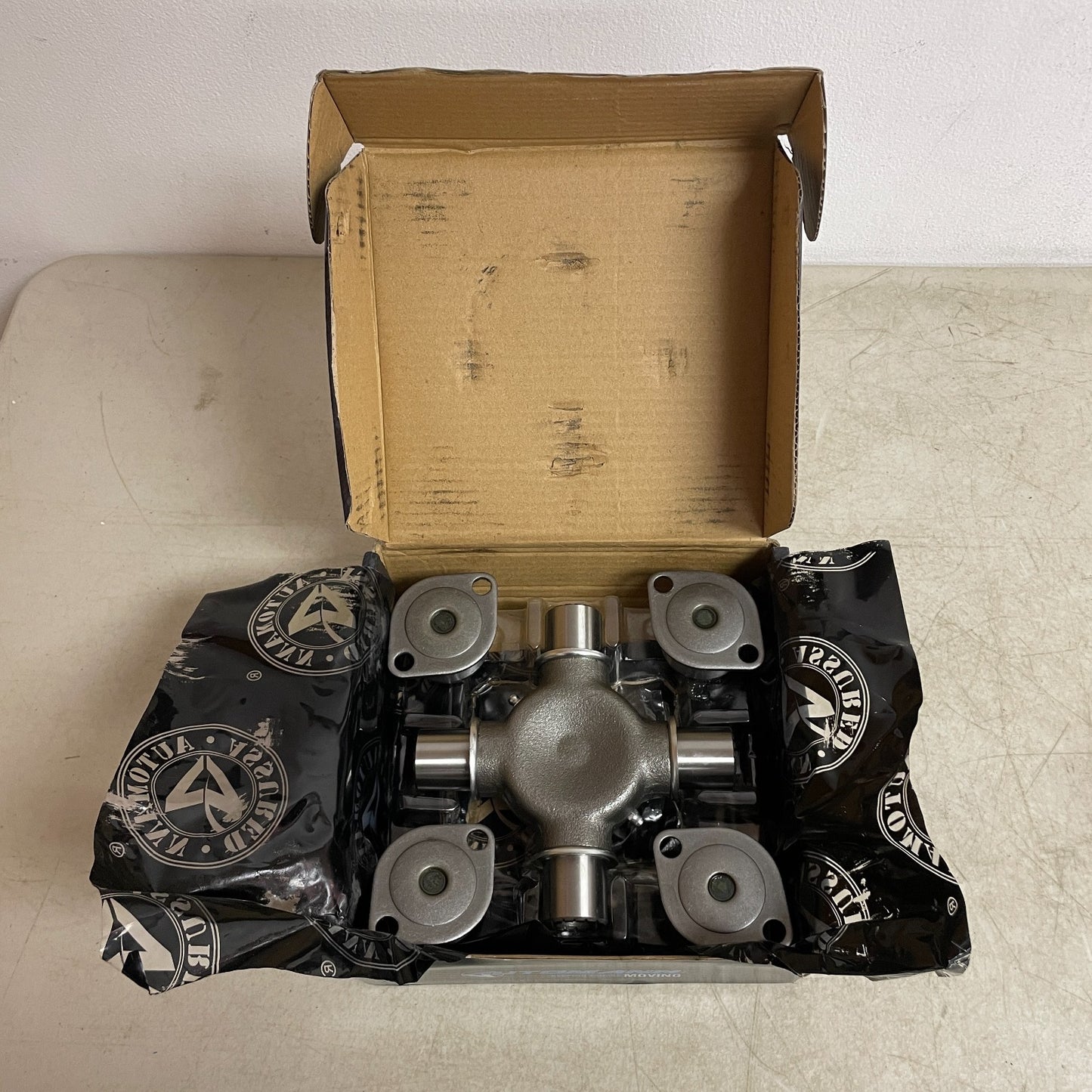 Automann 752.5407X Universal Joint w/ Straps & Bolts 1760 Series Greaseable