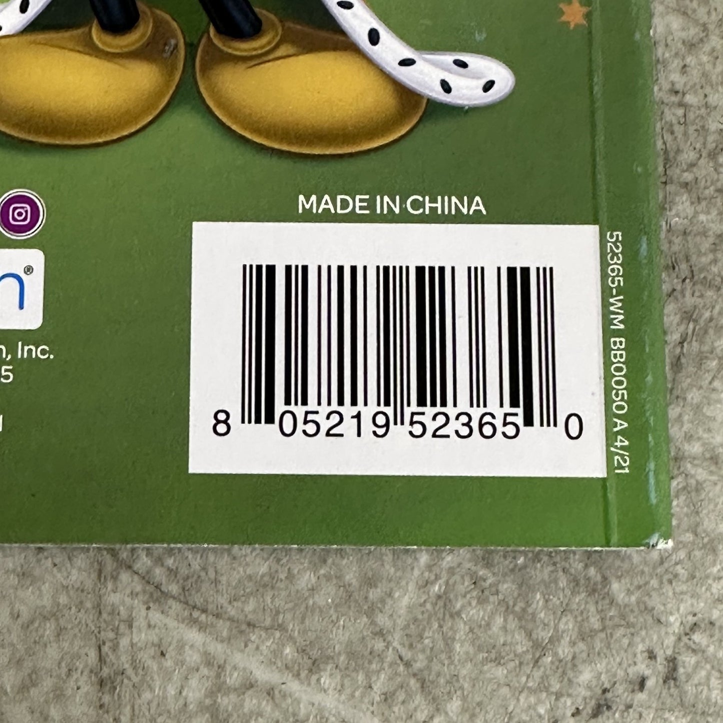 Bendon + Disney Mickey & friends Trick or Treat Halloween book - BRAND NEW