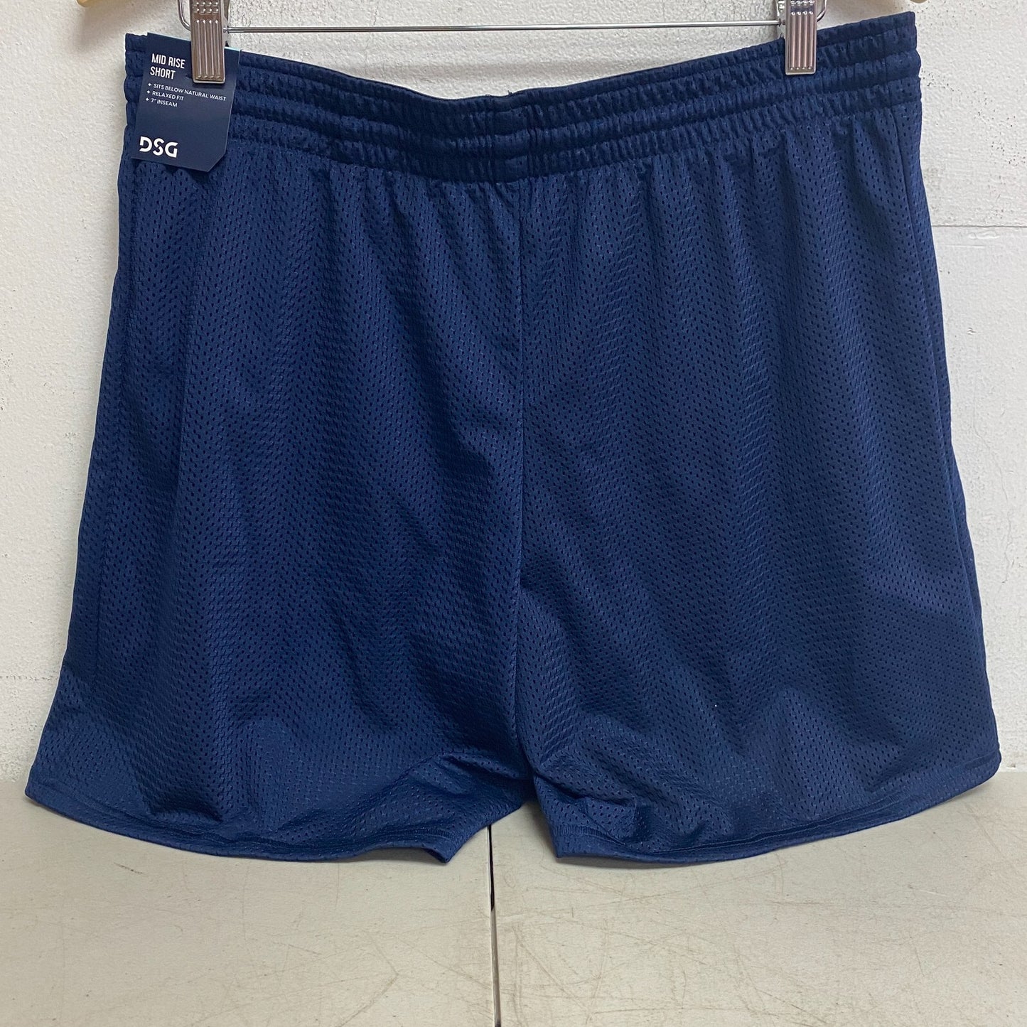 DSG Women's 7" Performance Mid Rise Relaxed Fit Short University Navy DAW39137M