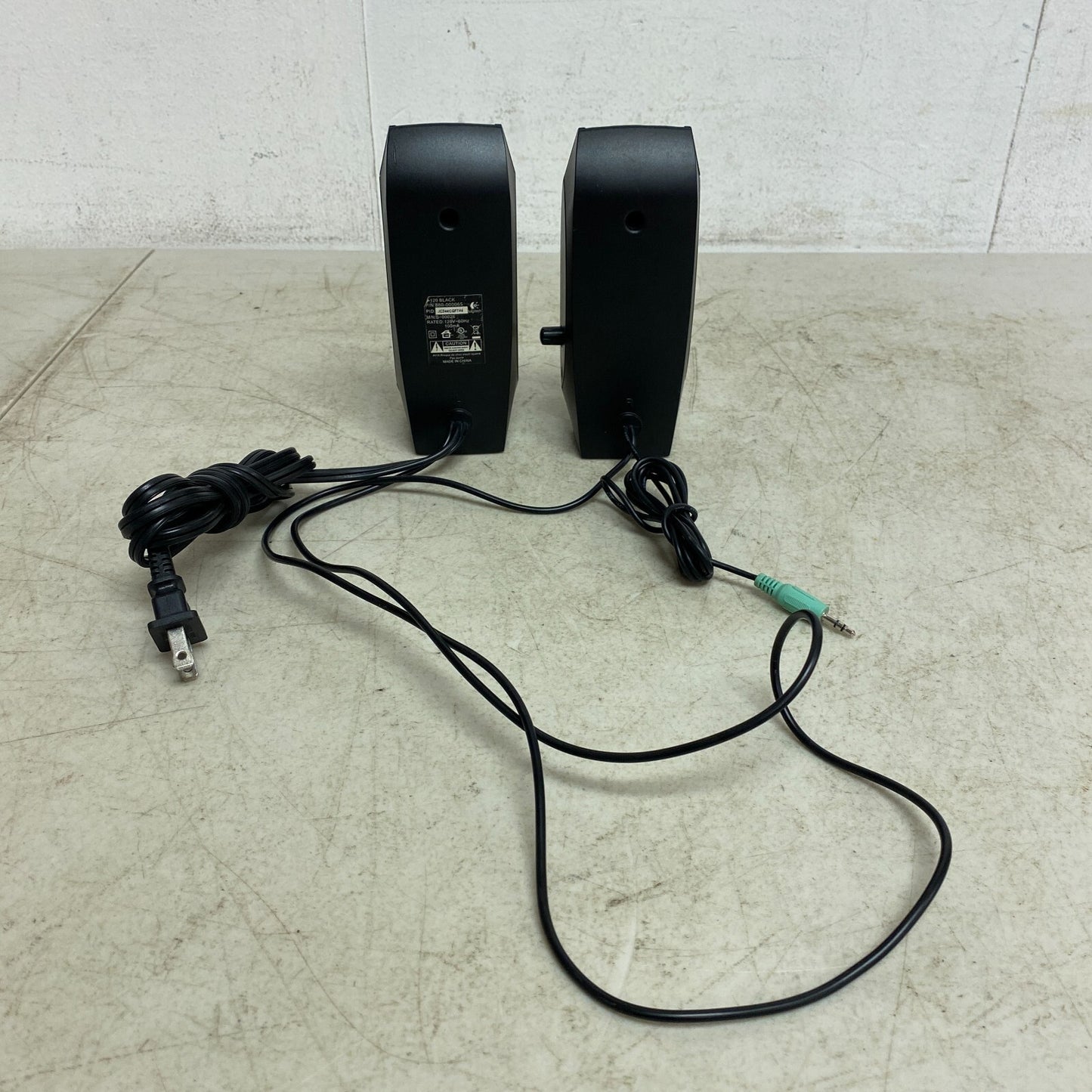 Logitech S120 Black Desktop Speaker System , Used Very Good