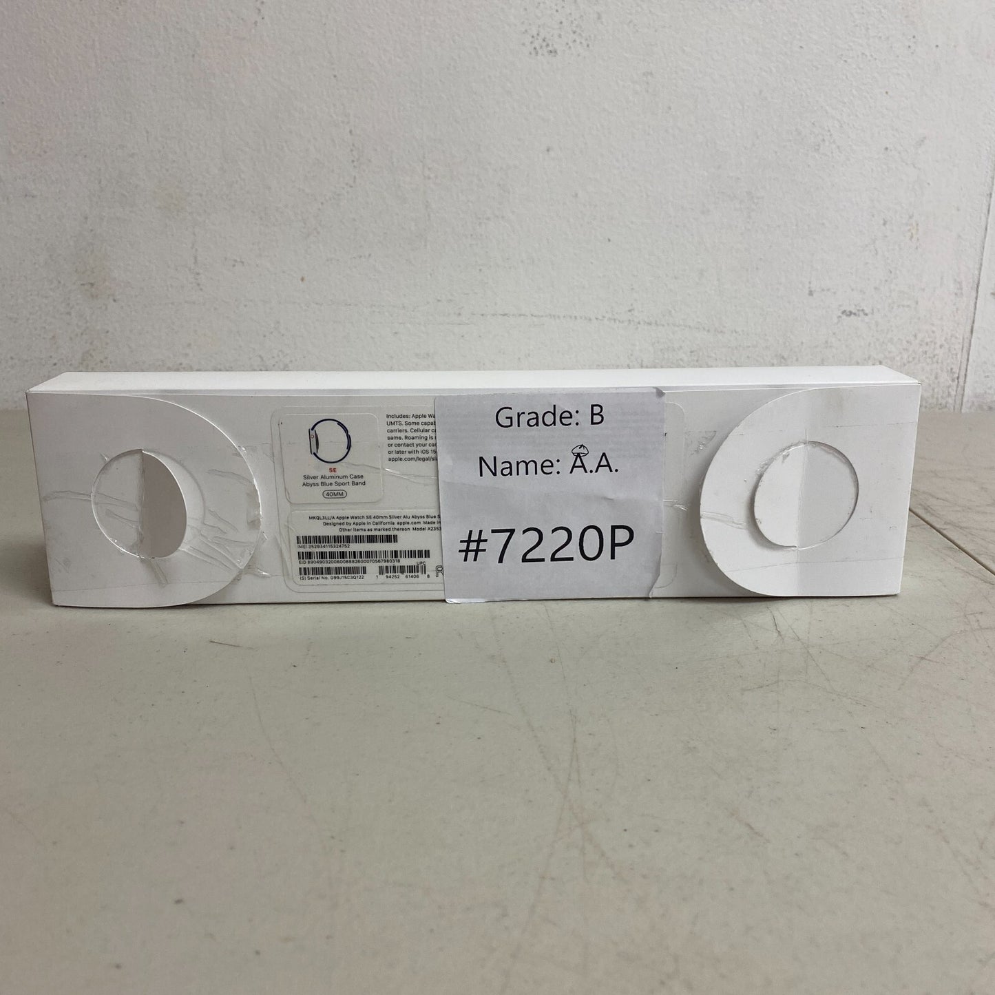 Apple Watch SE (1st Gen) GPS, 40mm Silver Aluminum Case w Abyss Blue Sport Band