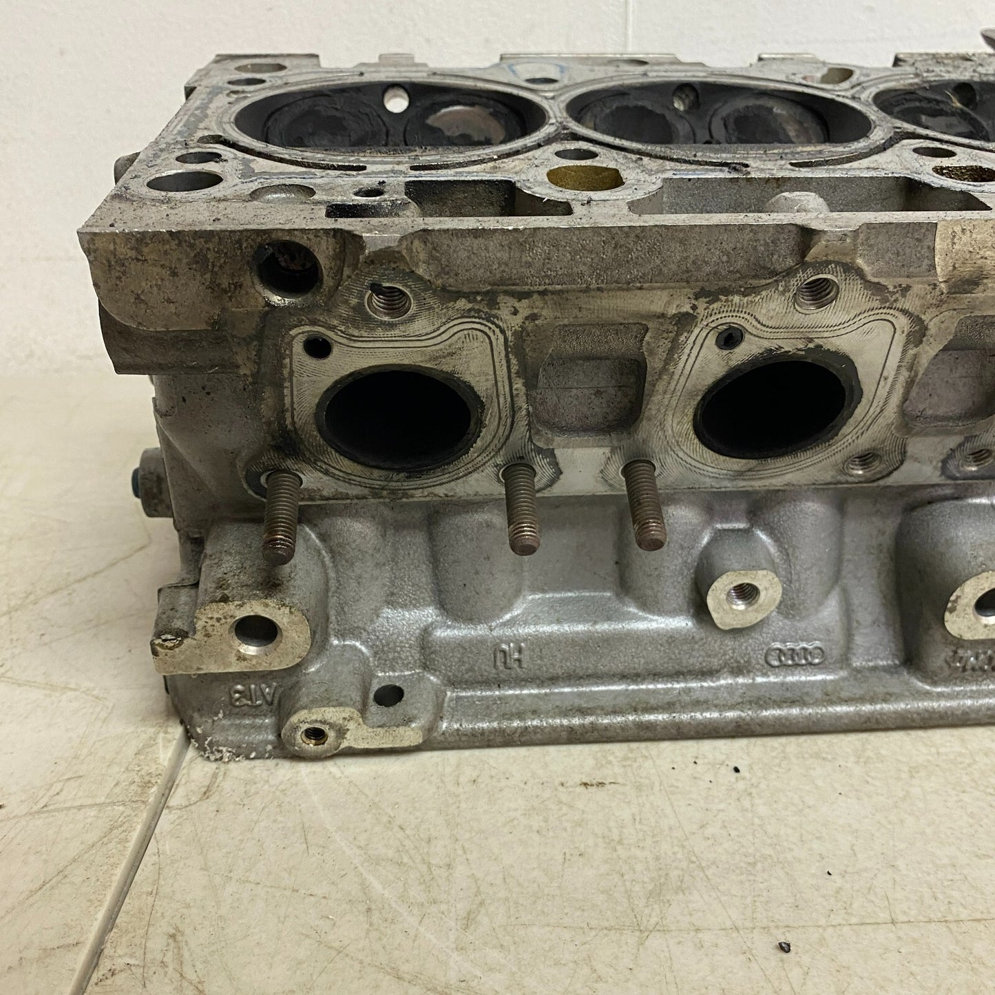 Audi PETROL ENGINE MOTOR LEFT CYLINDER HEAD 06E103404AA