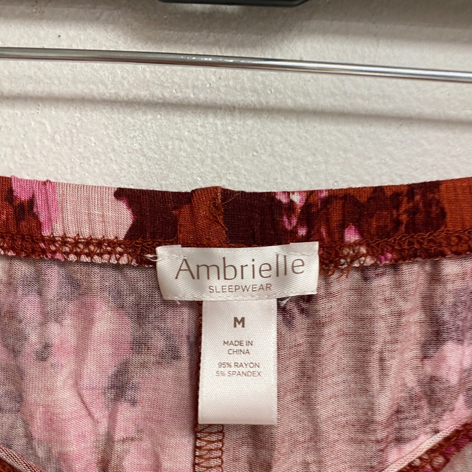 AMBRIELLE SLEEPWEAR 2-pc set sleeveless tank top and pajama pant size M floral