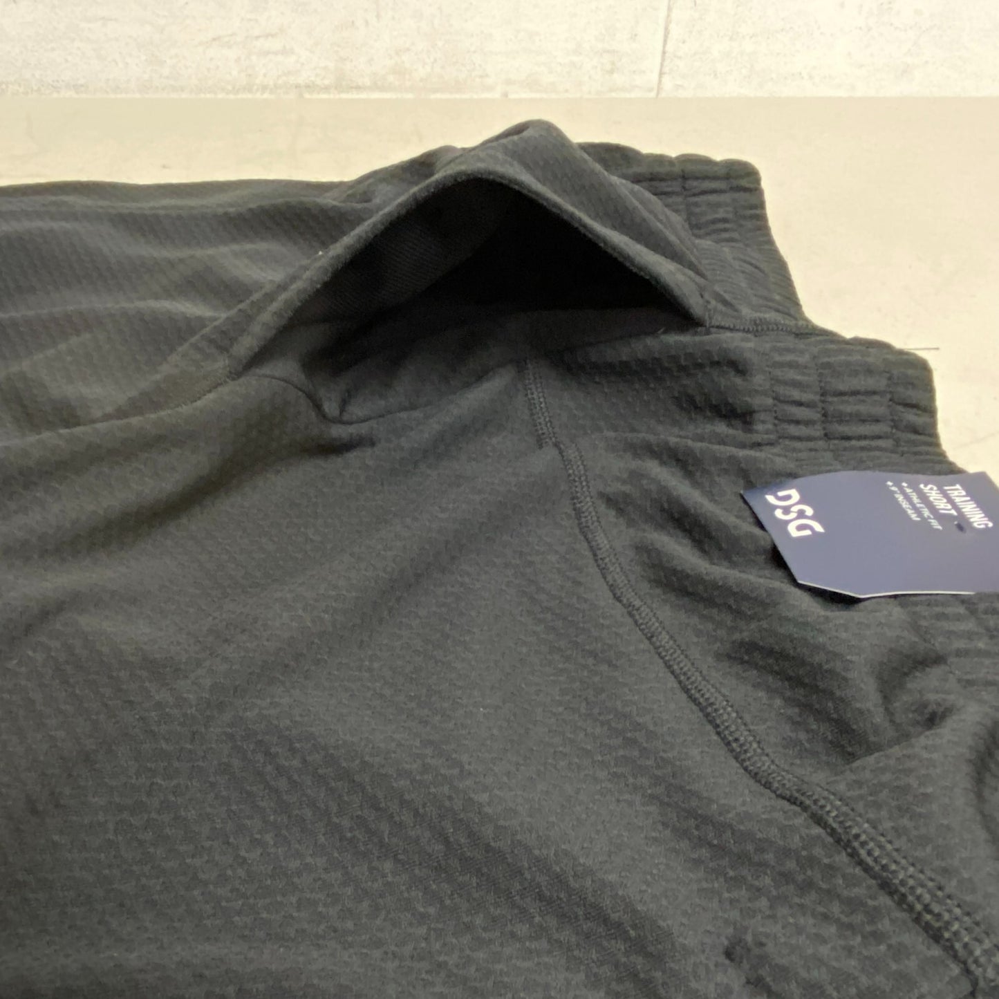 DSG Men's Textured Training Short Pure Black DAM20114 Sporty Trendy Fitness Gym